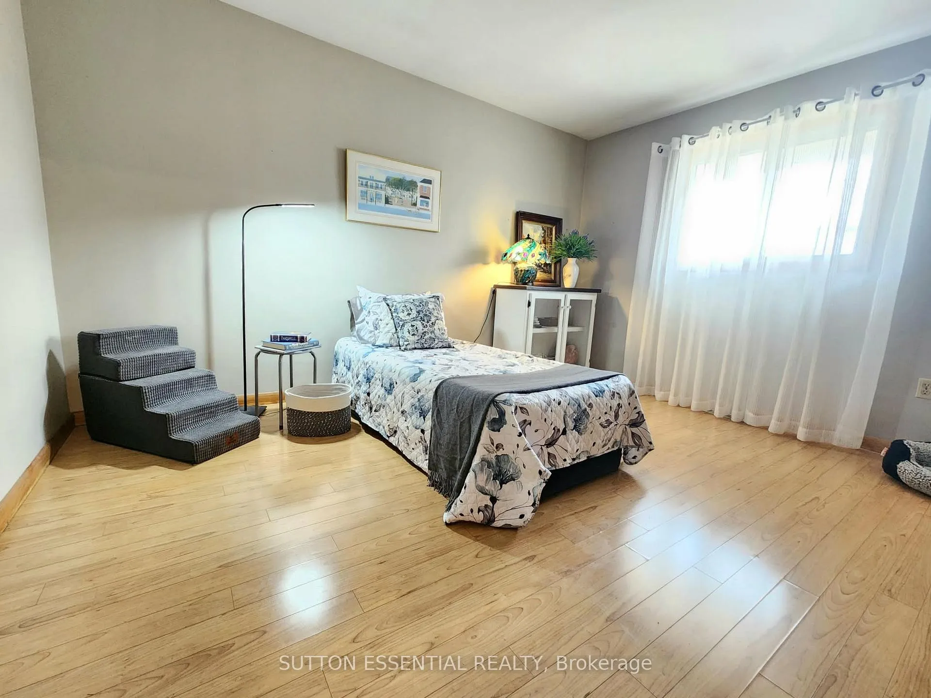 Photo 14 of 142 Manor Drive, Brockville — HOMEH