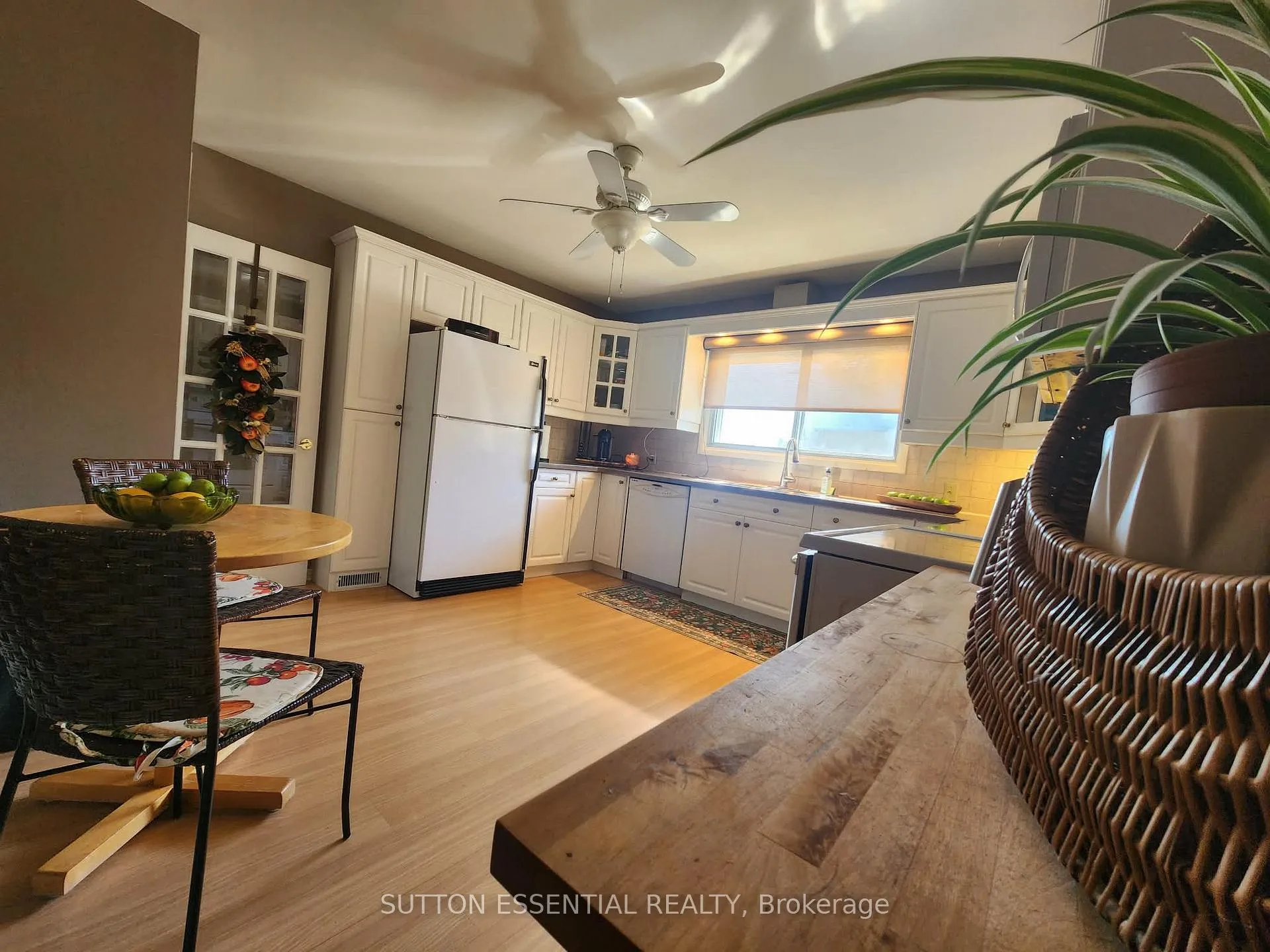 Photo 20 of 142 Manor Drive, Brockville — HOMEH