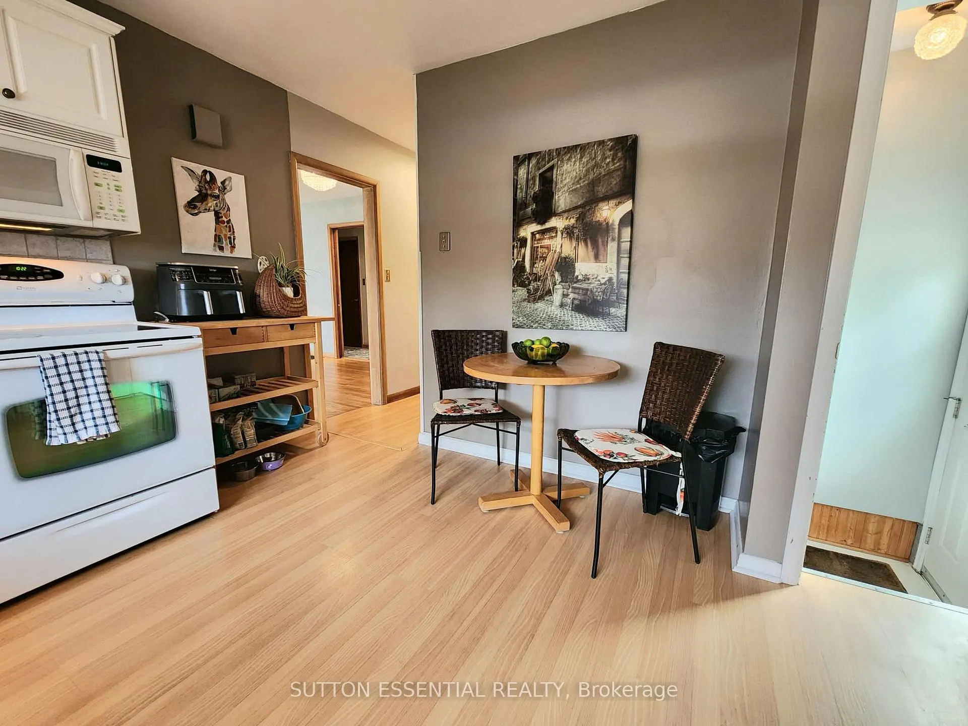 Photo 24 of 142 Manor Drive, Brockville — HOMEH