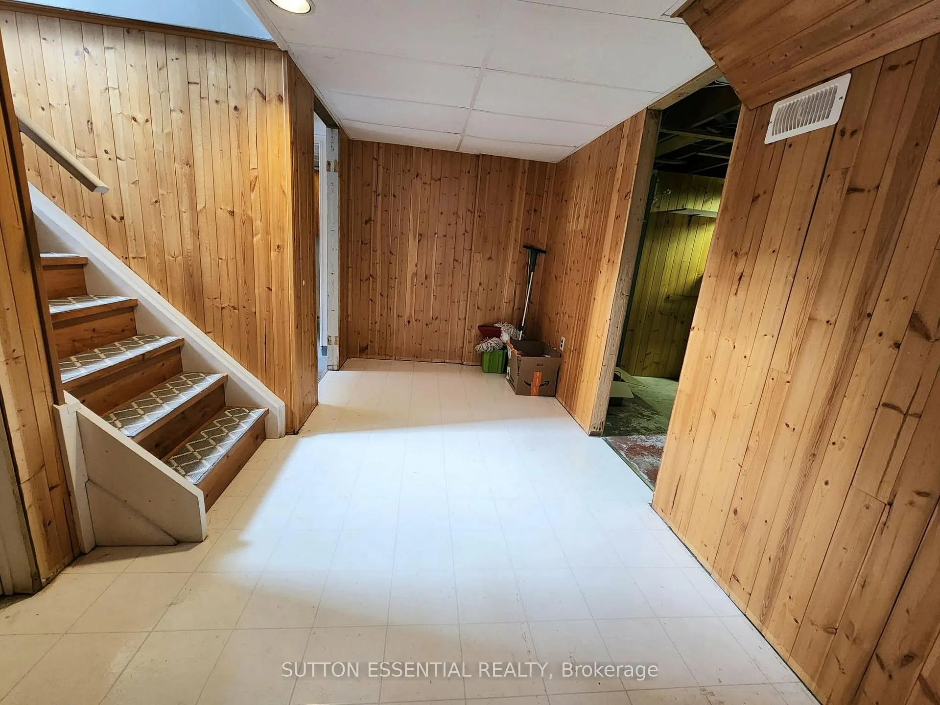 Photo 26 of 142 Manor Drive, Brockville — HOMEH