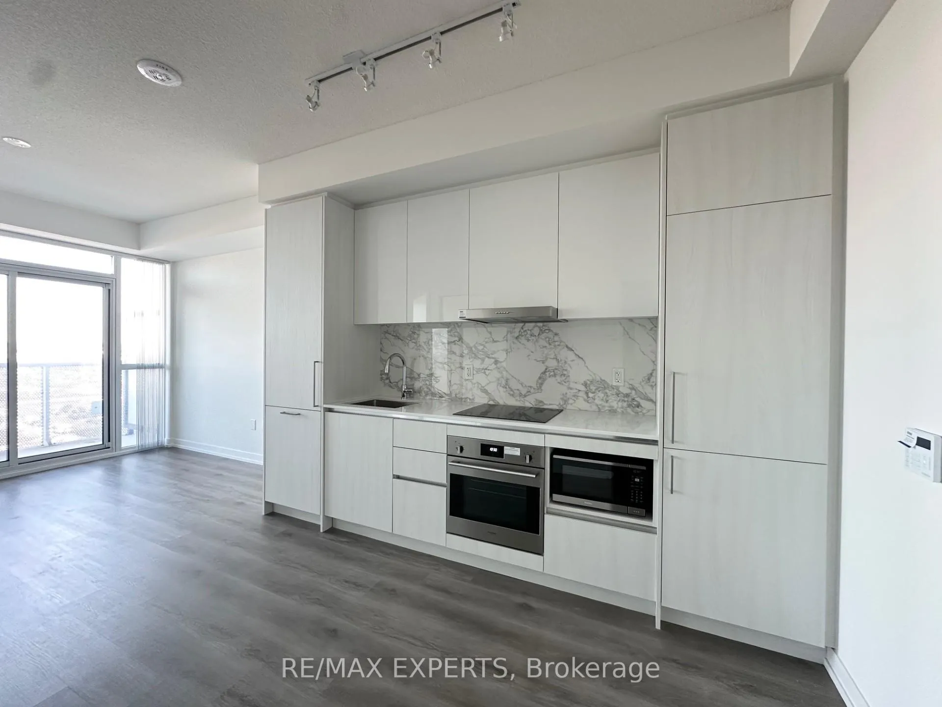 Photo 9 of Unit 1010, 225 Commerce Street, Vaughan, Vaughan Corporate Centre — HOMEH