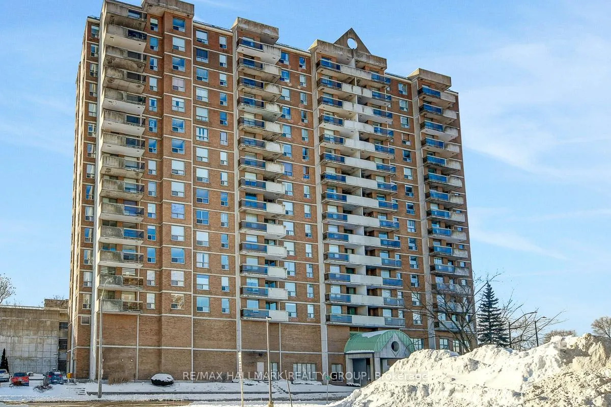 Front of Unit 506, 200 Lafontaine Avenue