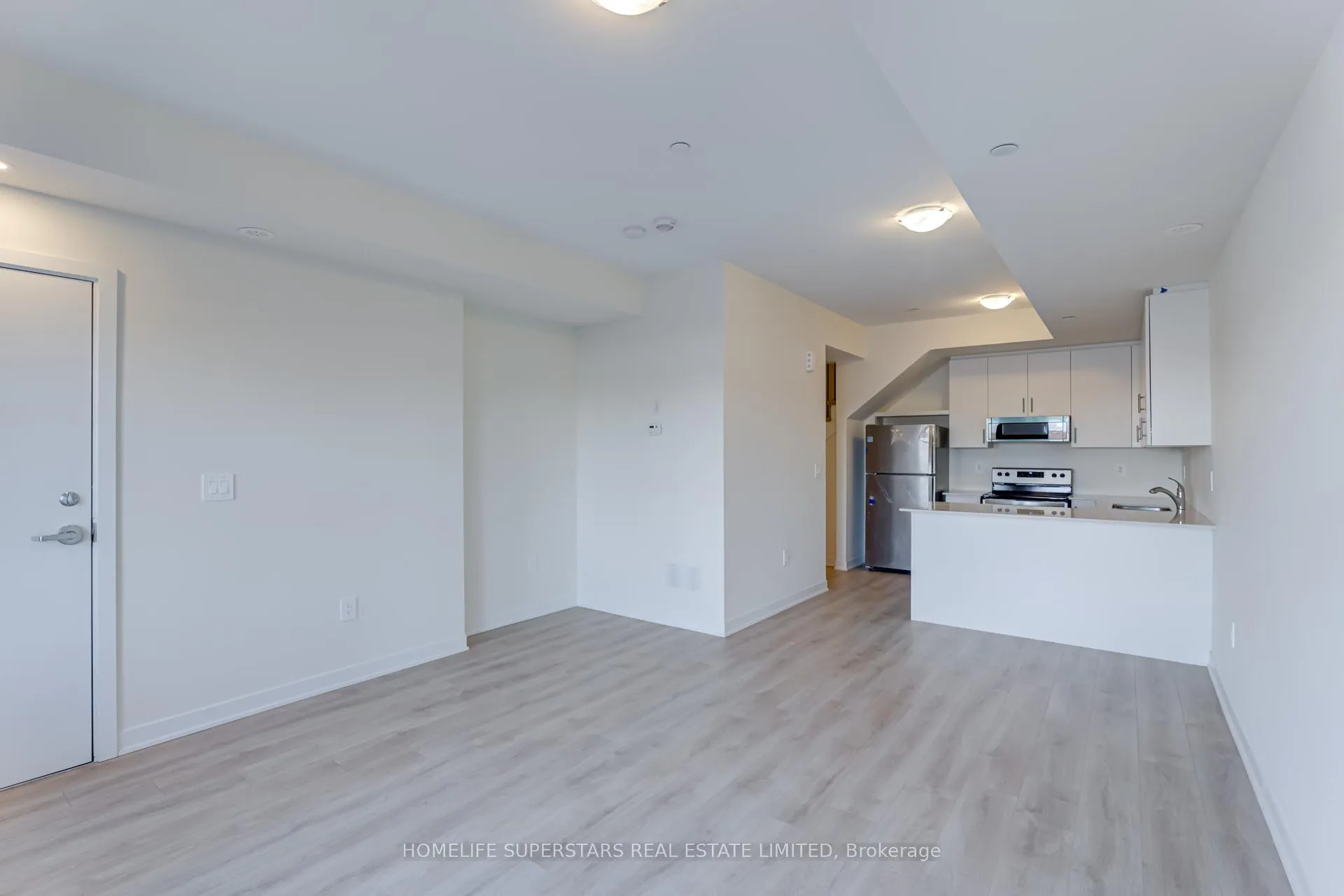 Photo 4 of Unit 313, 1695 Dersan Street, Pickering, Duffin Heights — HOMEH