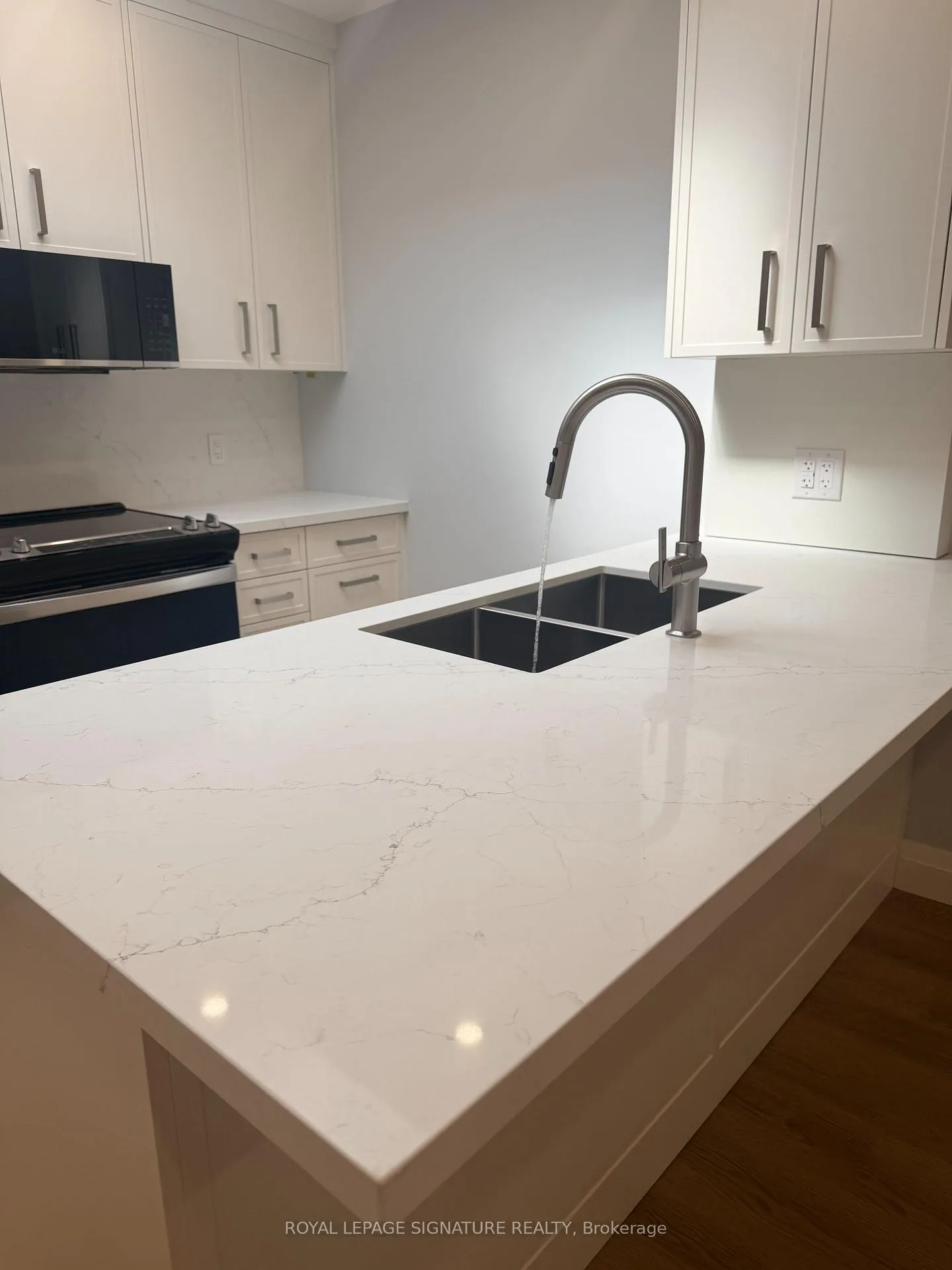 Photo 7 of Unit 2, 1727A Bayview Avenue, Toronto, Leaside — HOMEH