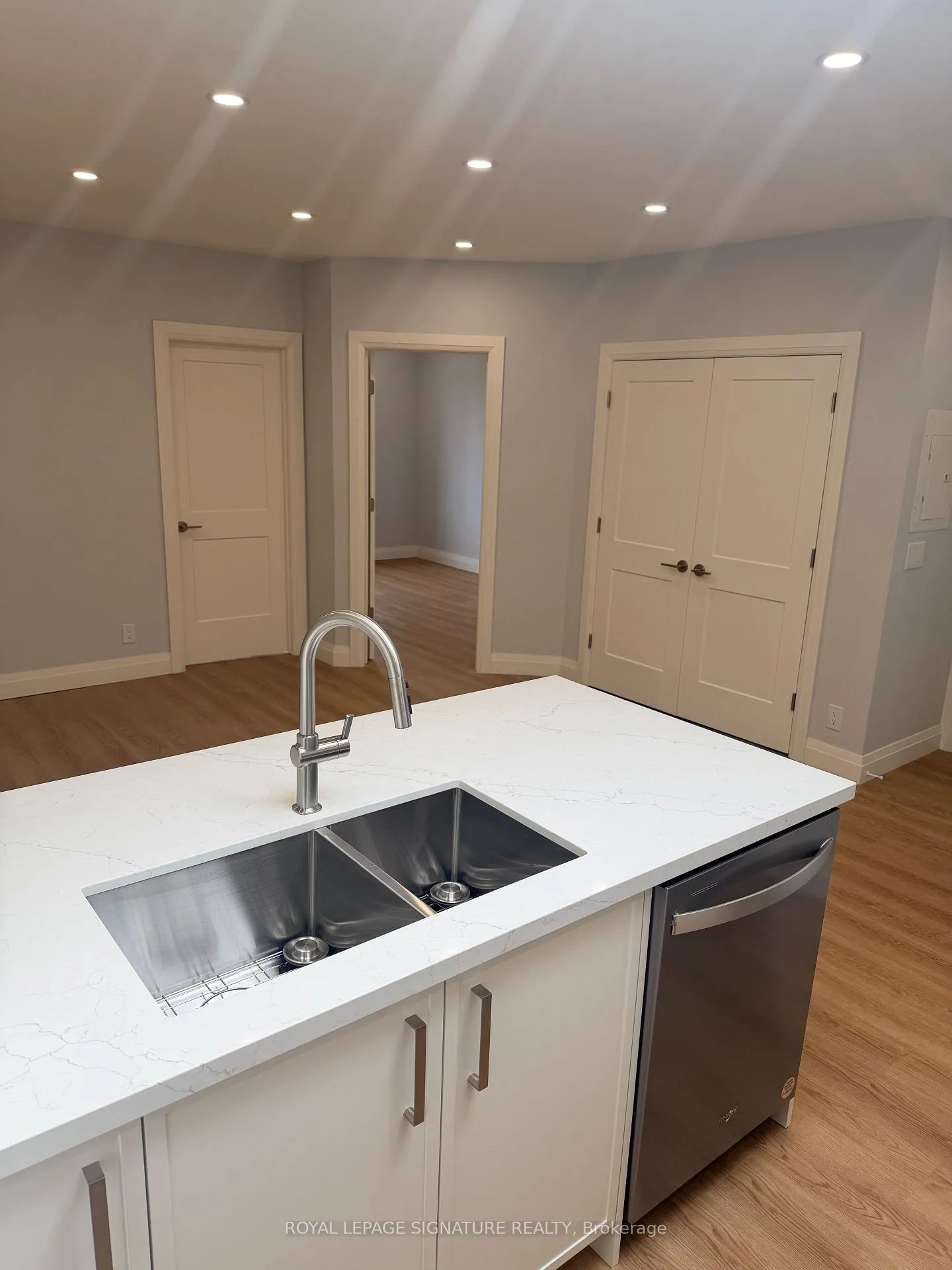 Photo 8 of Unit 2, 1727A Bayview Avenue, Toronto, Leaside — HOMEH