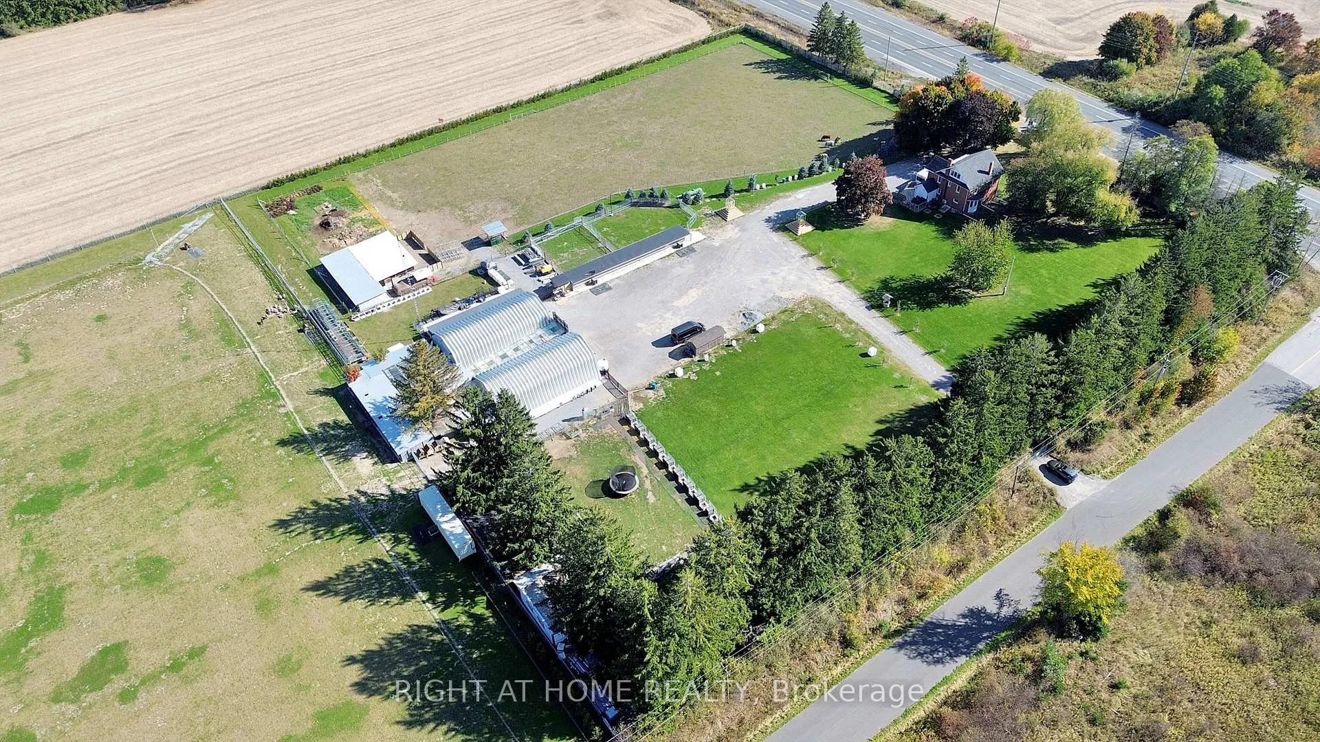 Photo 2 of 680 Winchester Road W, Whitby, Rural Whitby — HOMEH
