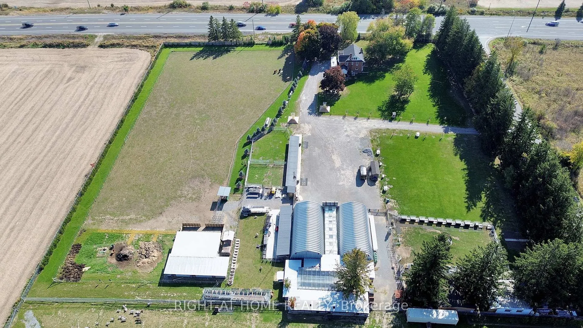 Photo 3 of 680 Winchester Road W, Whitby, Rural Whitby — HOMEH