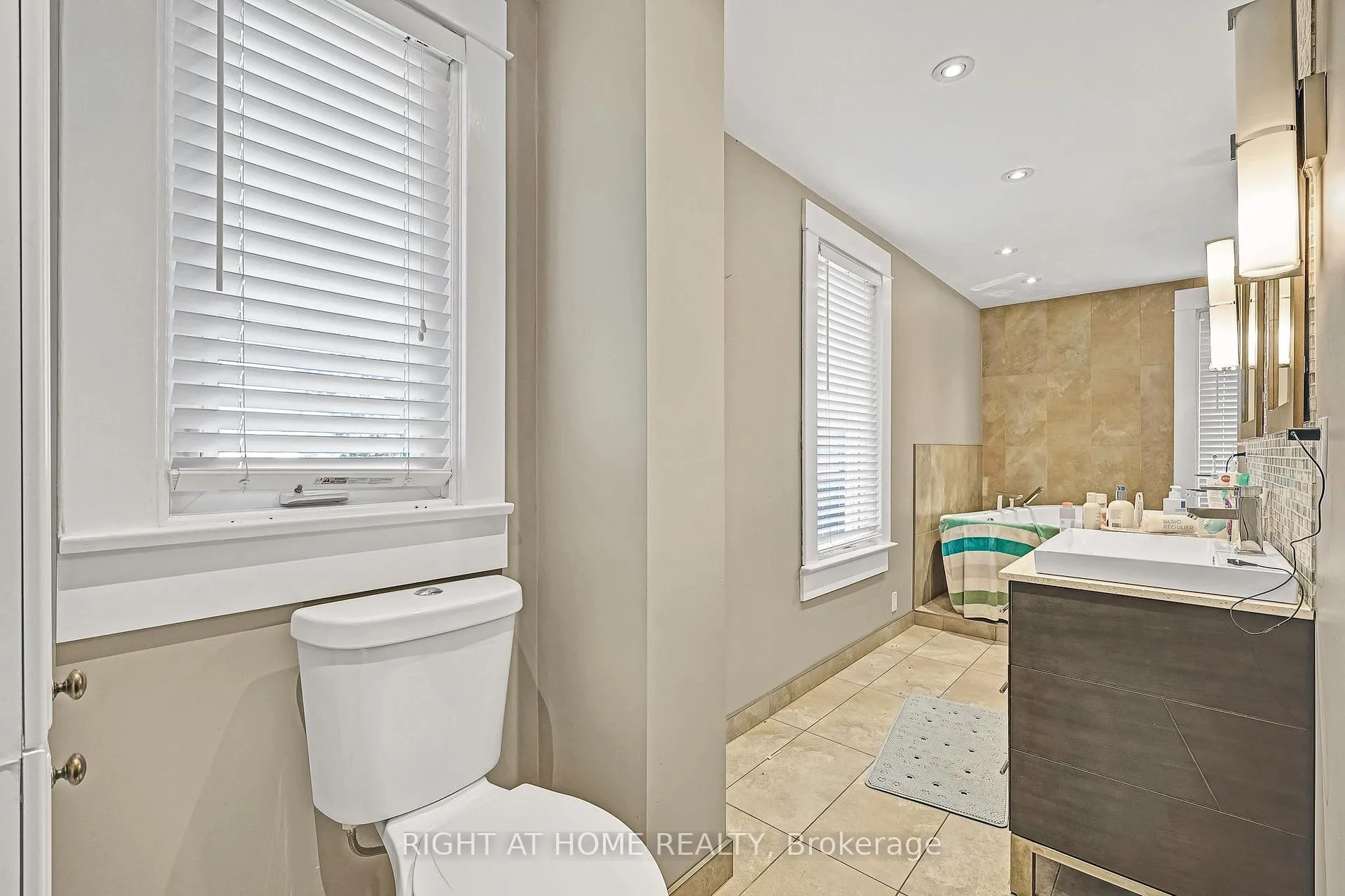 Photo 10 of 680 Winchester Road W, Whitby, Rural Whitby — HOMEH