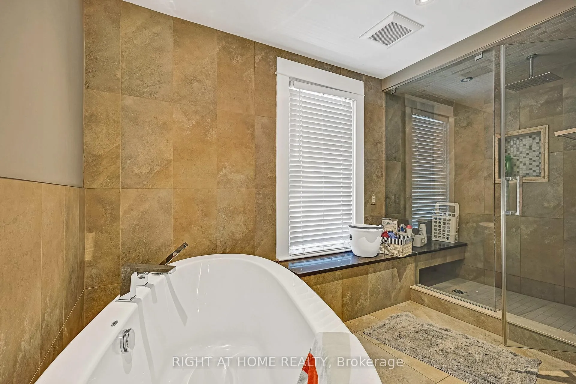 Photo 11 of 680 Winchester Road W, Whitby, Rural Whitby — HOMEH