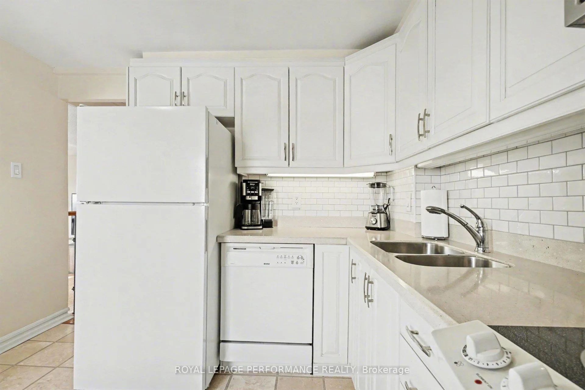 Photo 15 of Unit 715, 915 Elmsmere Road, Ottawa, Beacon Hill South — HOMEH