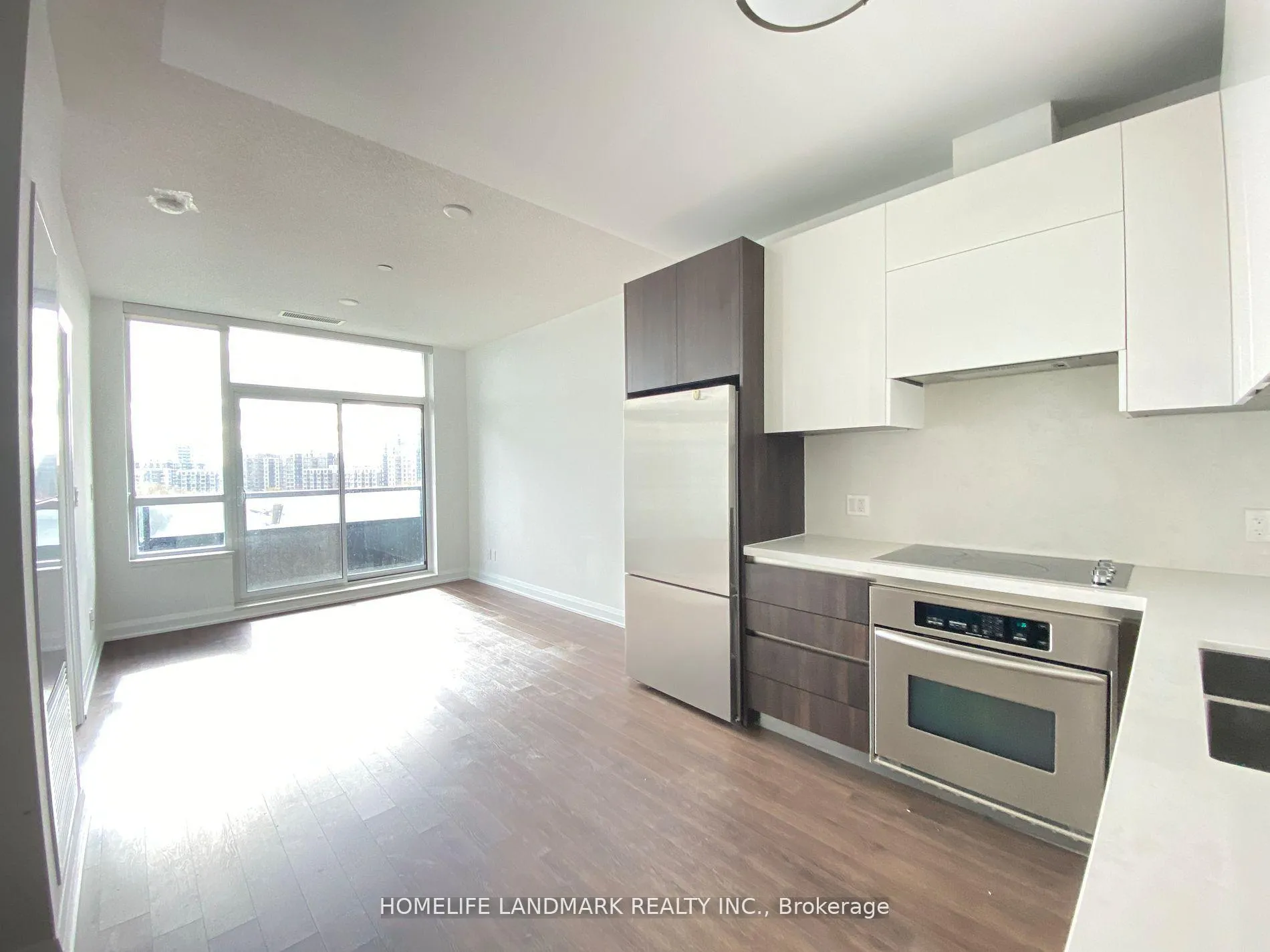 Photo 5 of Unit 811, 15 Water Walk Drive, Markham, Unionville — HOMEH