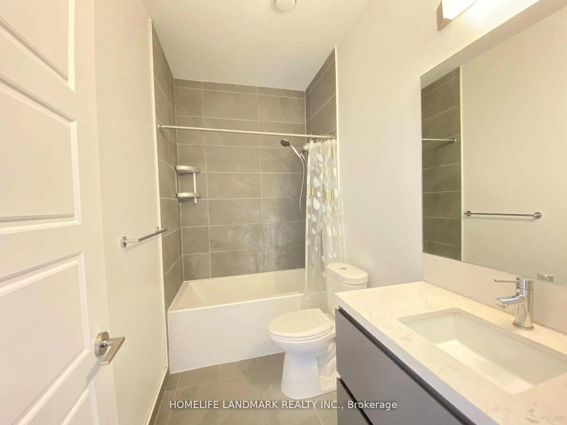 Photo 11 of Unit 811, 15 Water Walk Drive, Markham, Unionville — HOMEH