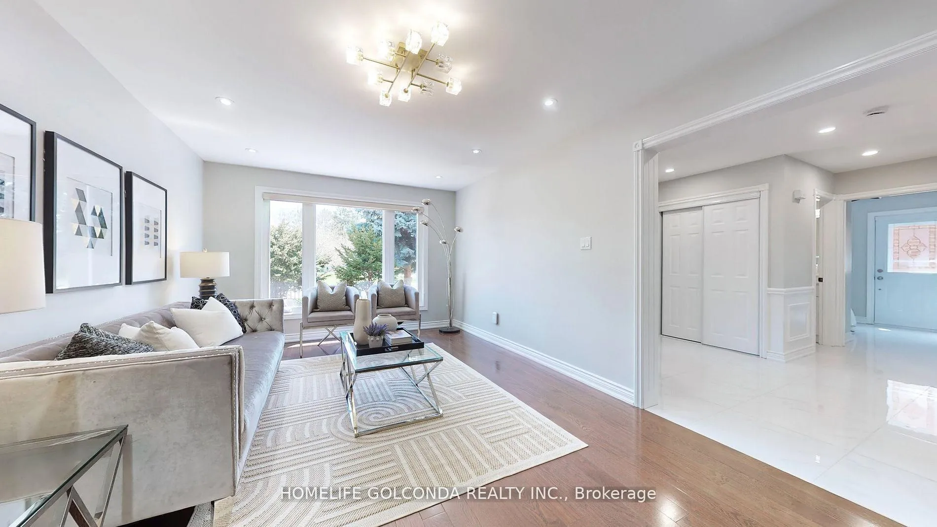 Photo 2 of 310 Airdrie Drive, Vaughan, East Woodbridge — HOMEH