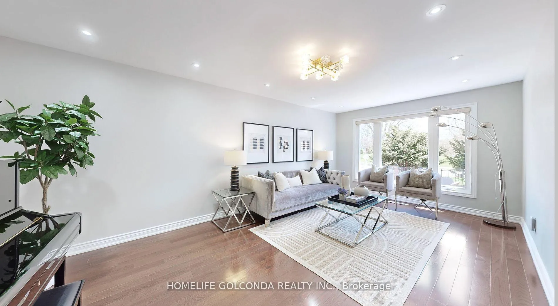Photo 3 of 310 Airdrie Drive, Vaughan, East Woodbridge — HOMEH