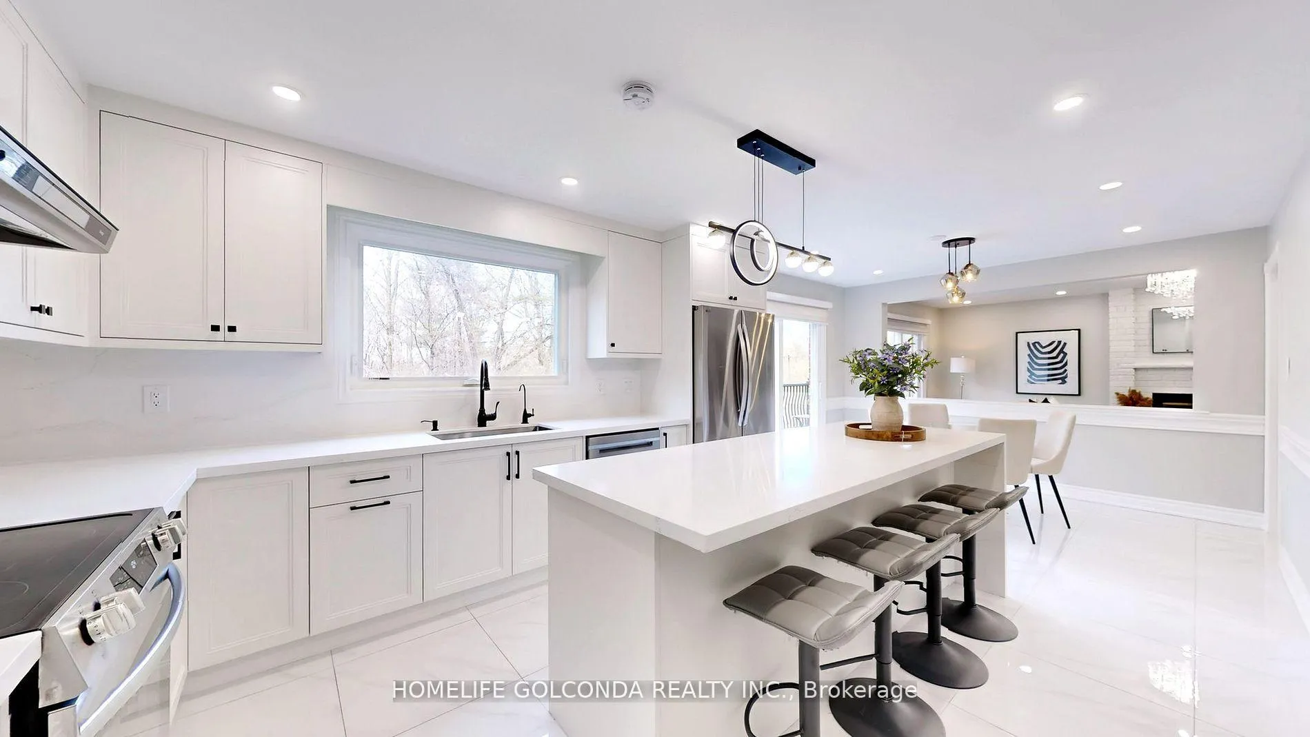 Photo 11 of 310 Airdrie Drive, Vaughan, East Woodbridge — HOMEH