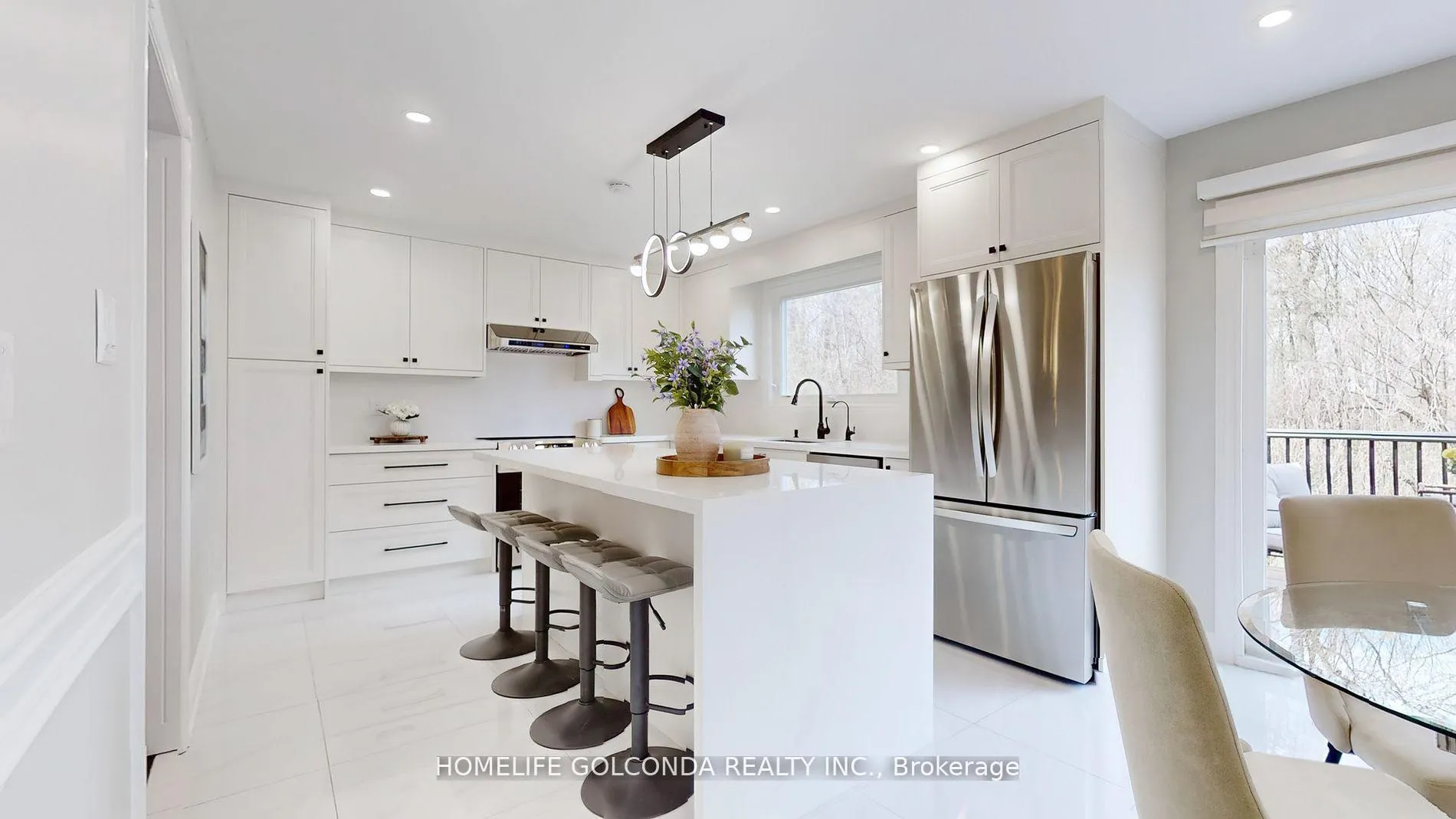 Photo 12 of 310 Airdrie Drive, Vaughan, East Woodbridge — HOMEH