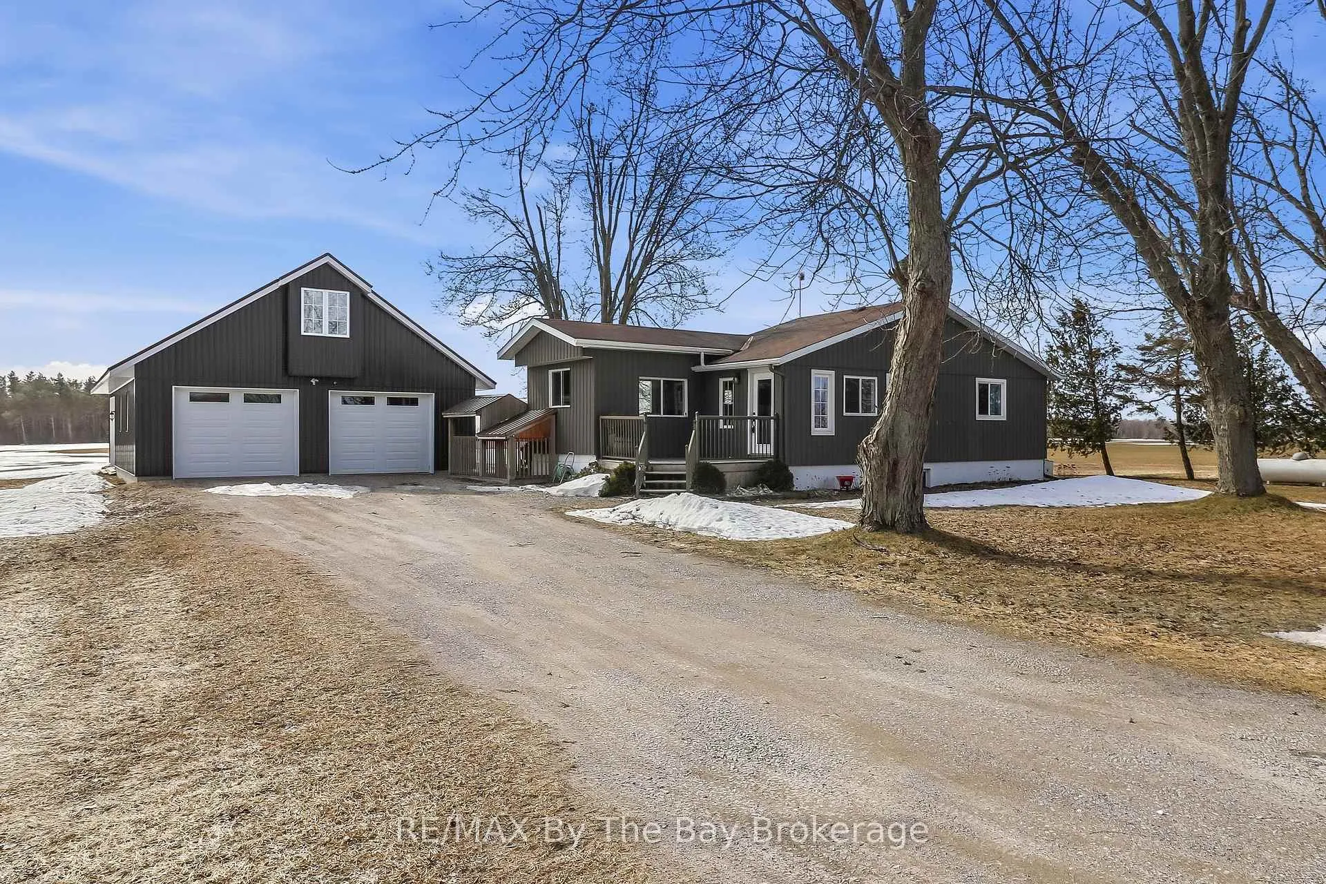 Front of 2533 Flos 3 Road W