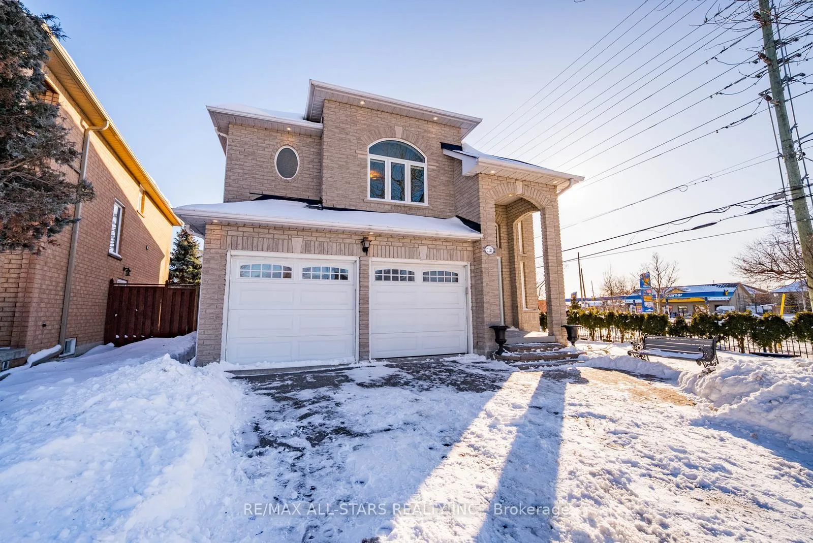Photo 2 of 2241 Old Rutherford Road, Vaughan, Maple — HOMEH