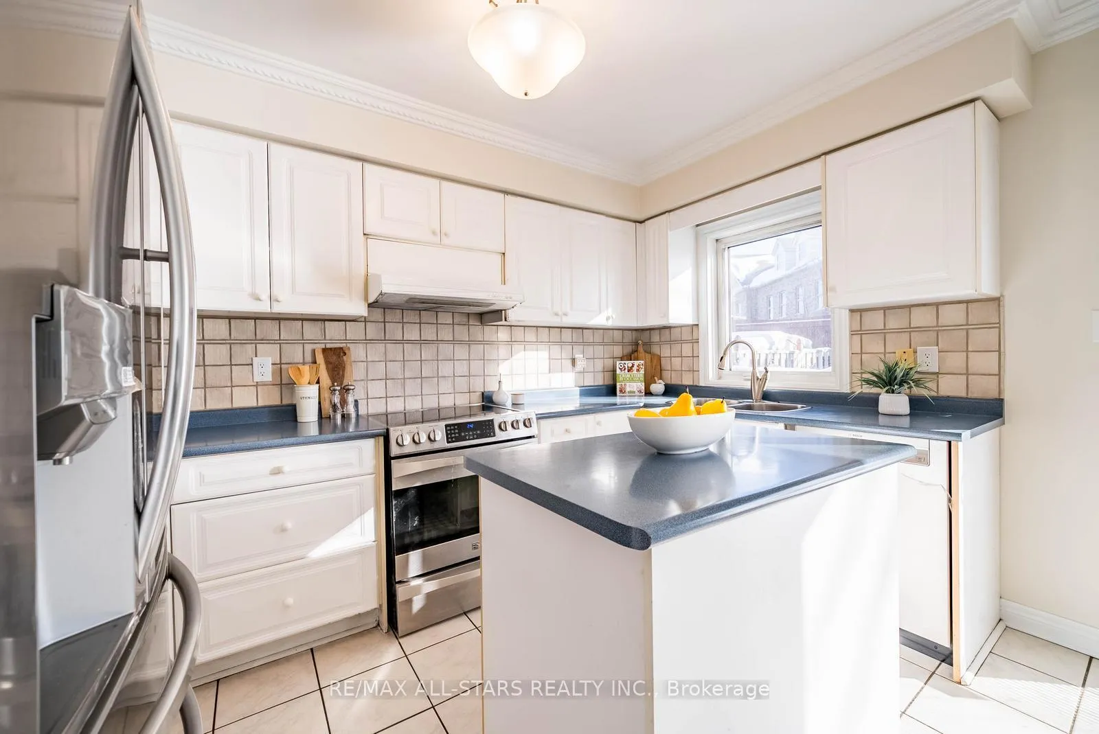 Photo 24 of 2241 Old Rutherford Road, Vaughan, Maple — HOMEH