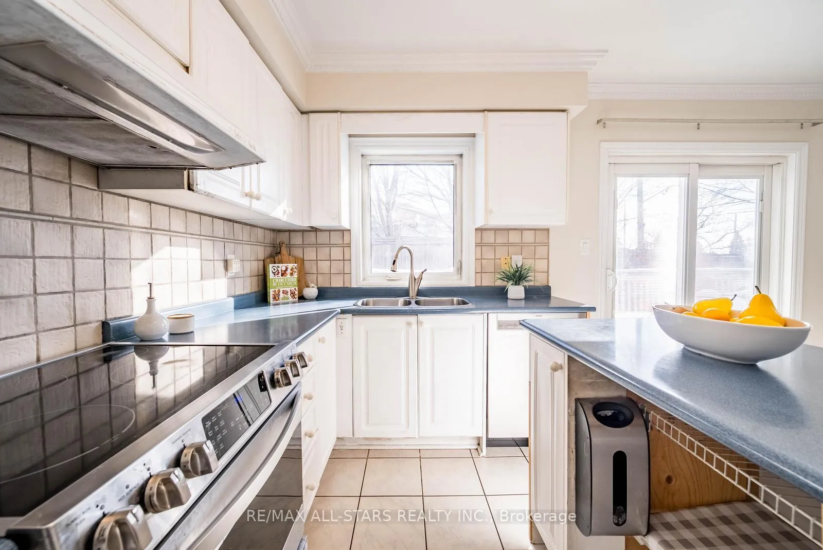 Photo 25 of 2241 Old Rutherford Road, Vaughan, Maple — HOMEH