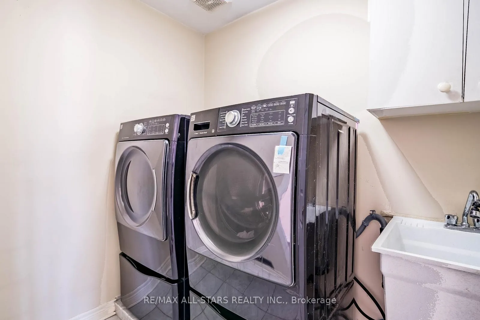 Photo 39 of 2241 Old Rutherford Road, Vaughan, Maple — HOMEH