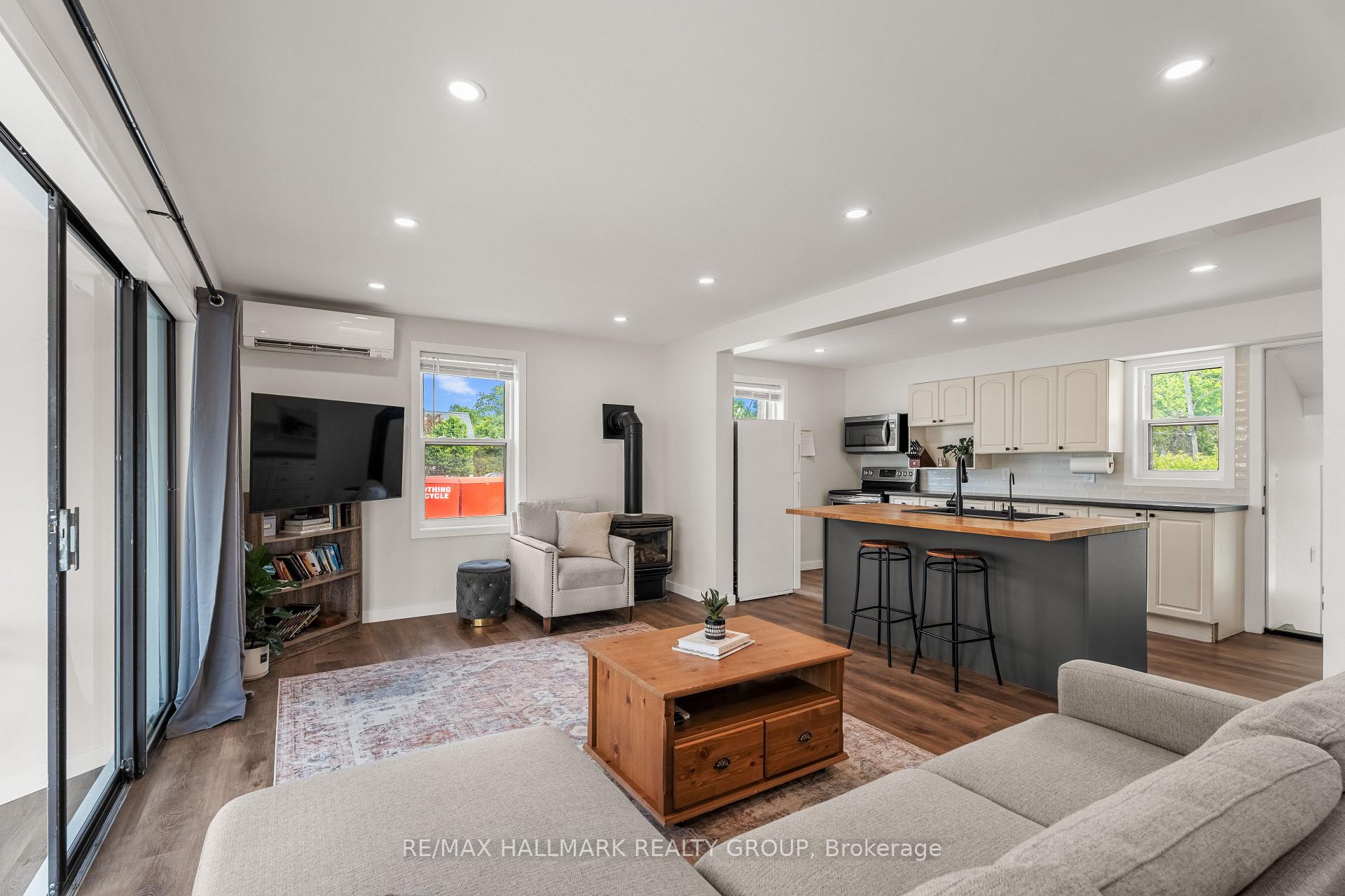 Photo 10 of 6595 Fourth Line Road, Ottawa, North Gower — HOMEH