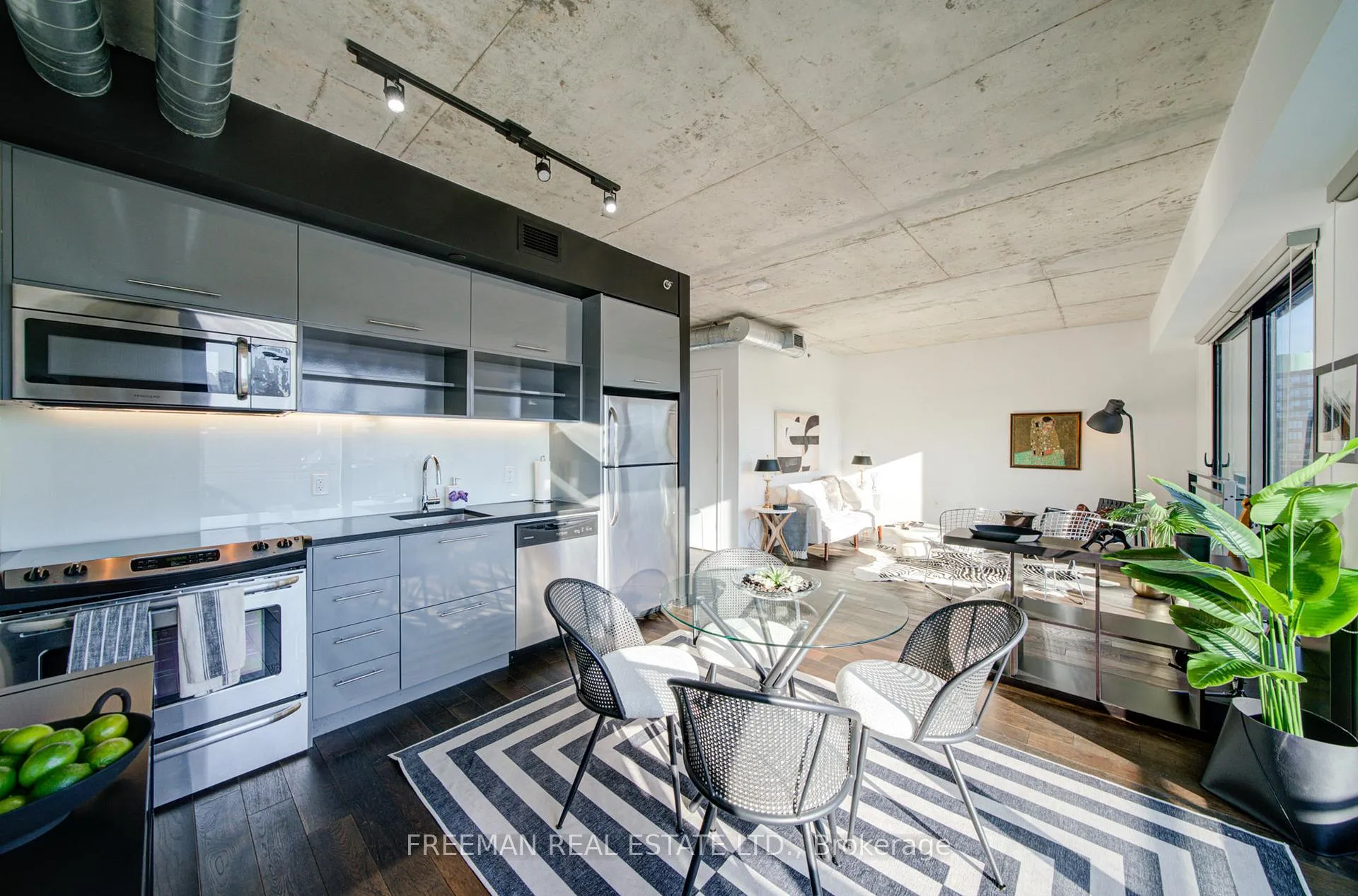 Photo 8 of Unit PH 37, 47 Lower River Street, Toronto, Moss Park — HOMEH