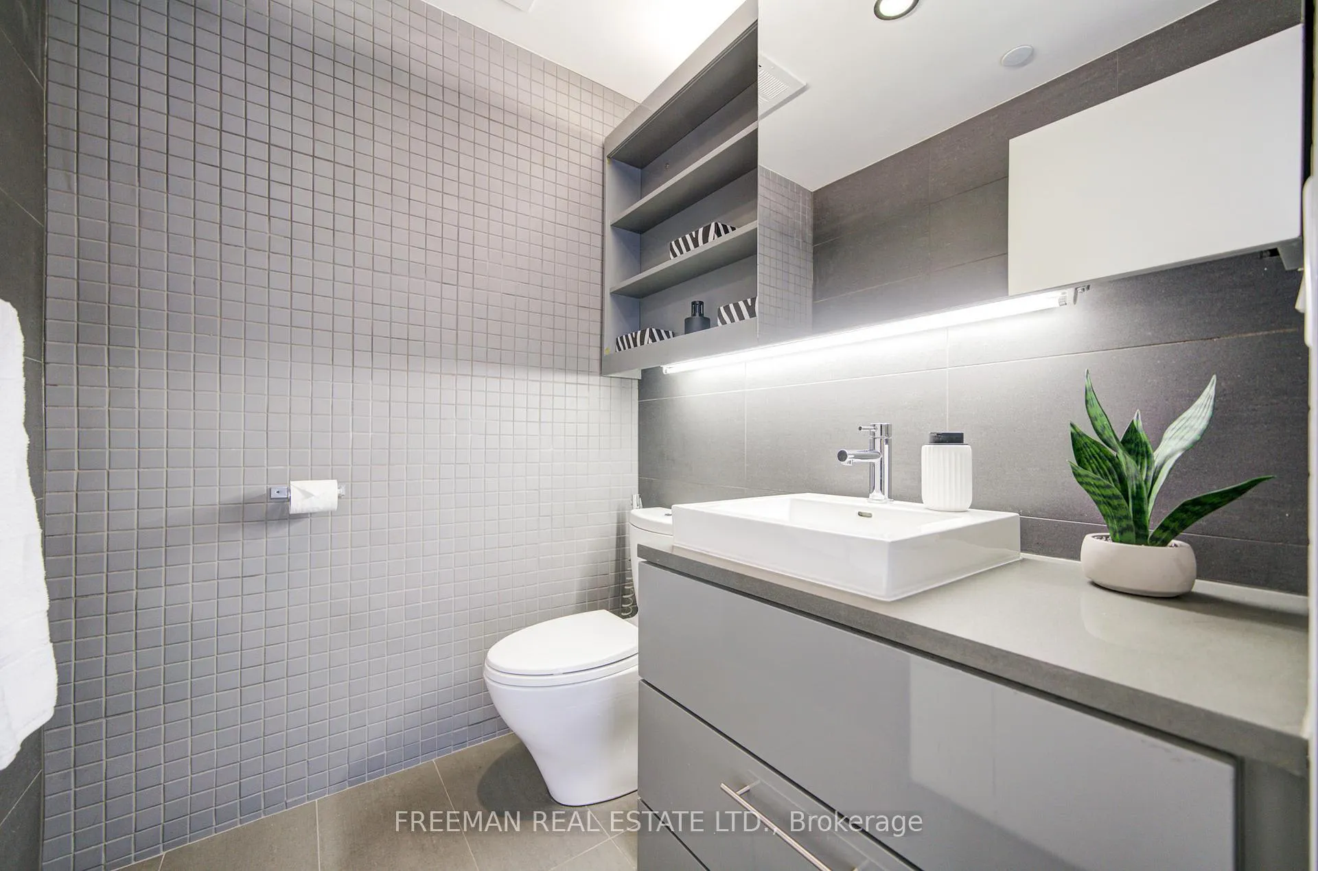 Photo 15 of Unit PH 37, 47 Lower River Street, Toronto, Moss Park — HOMEH