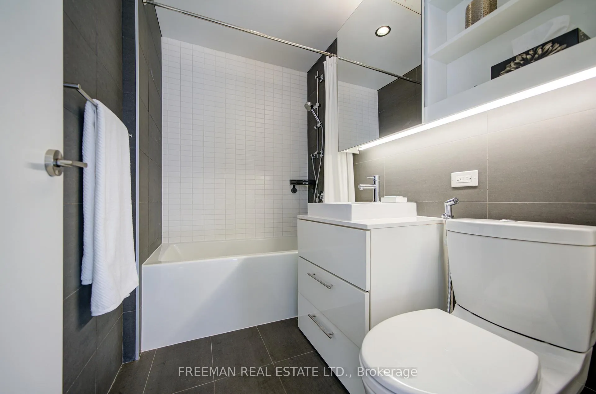 Photo 25 of Unit PH 37, 47 Lower River Street, Toronto, Moss Park — HOMEH