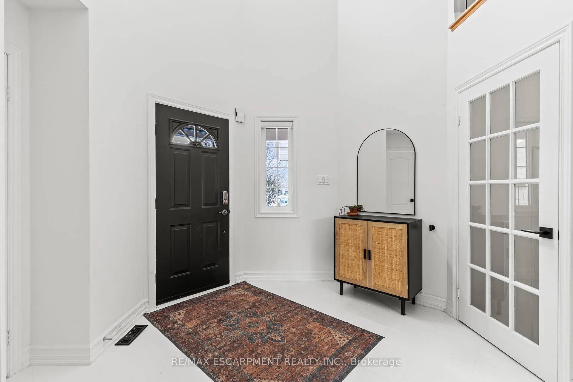 Photo 4 of 41 Griffith Drive, Grimsby, Grimsby East — HOMEH