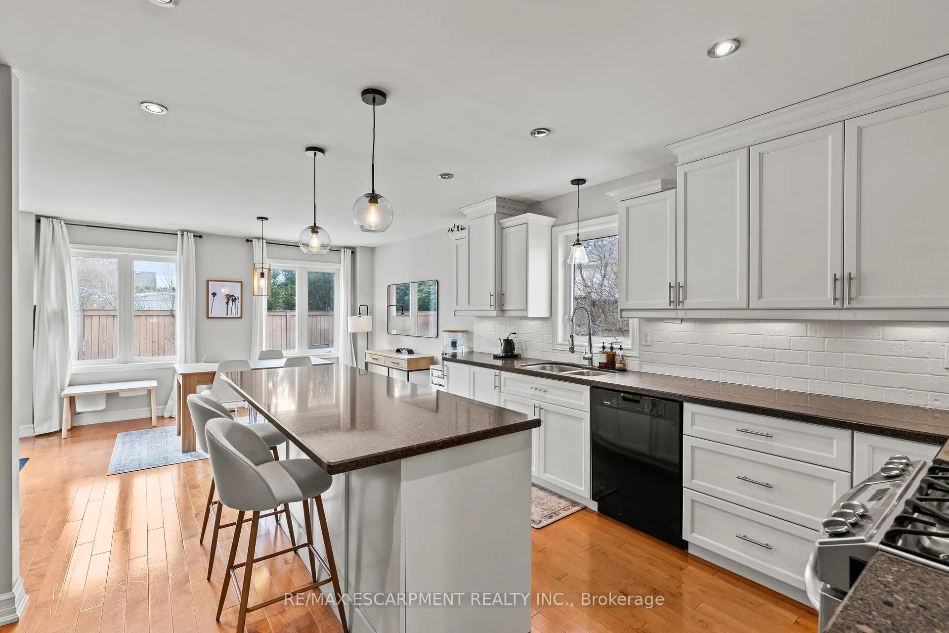 Photo 9 of 41 Griffith Drive, Grimsby, Grimsby East — HOMEH