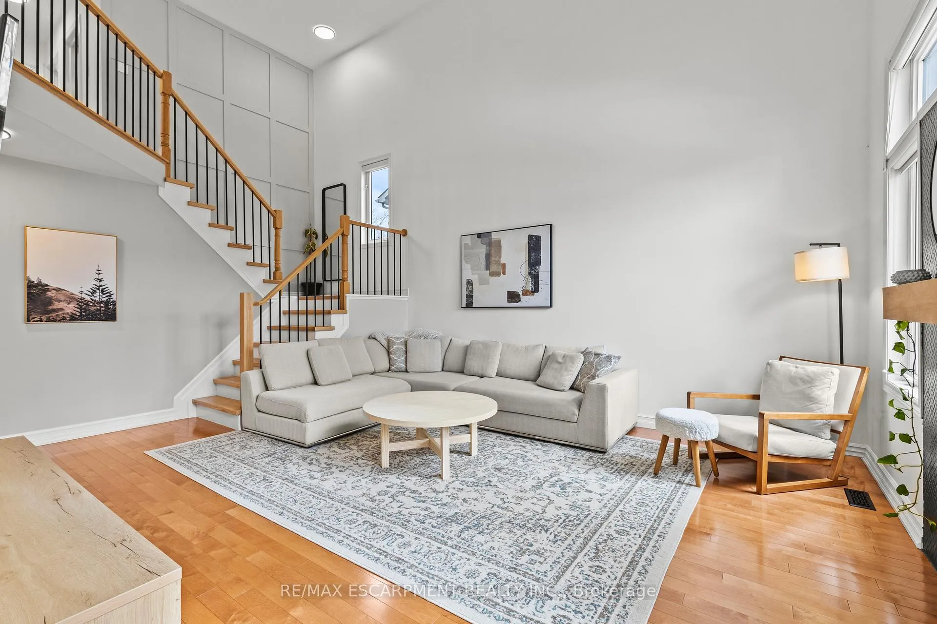 Photo 12 of 41 Griffith Drive, Grimsby, Grimsby East — HOMEH