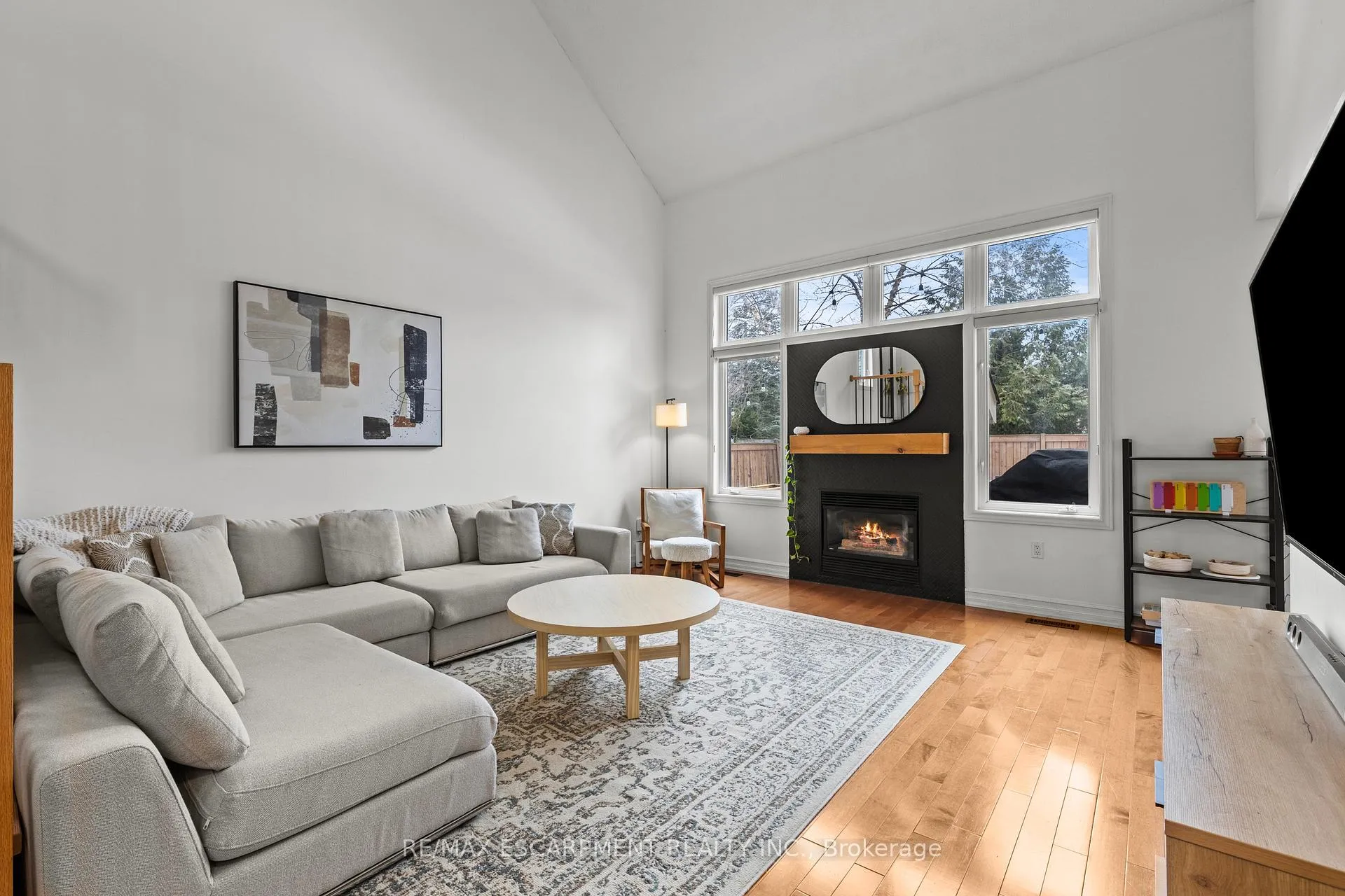 Photo 13 of 41 Griffith Drive, Grimsby, Grimsby East — HOMEH