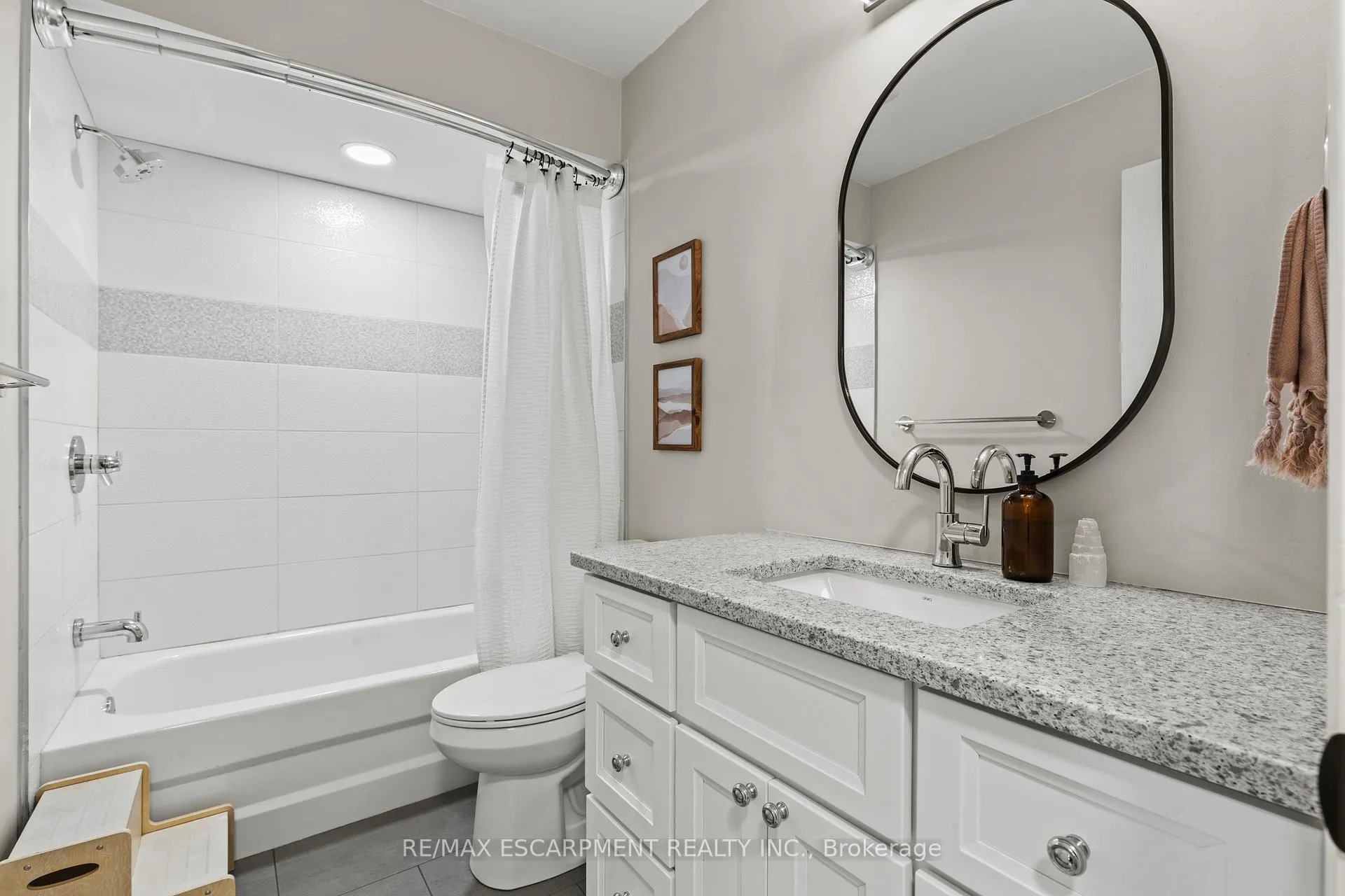 Photo 29 of 41 Griffith Drive, Grimsby, Grimsby East — HOMEH