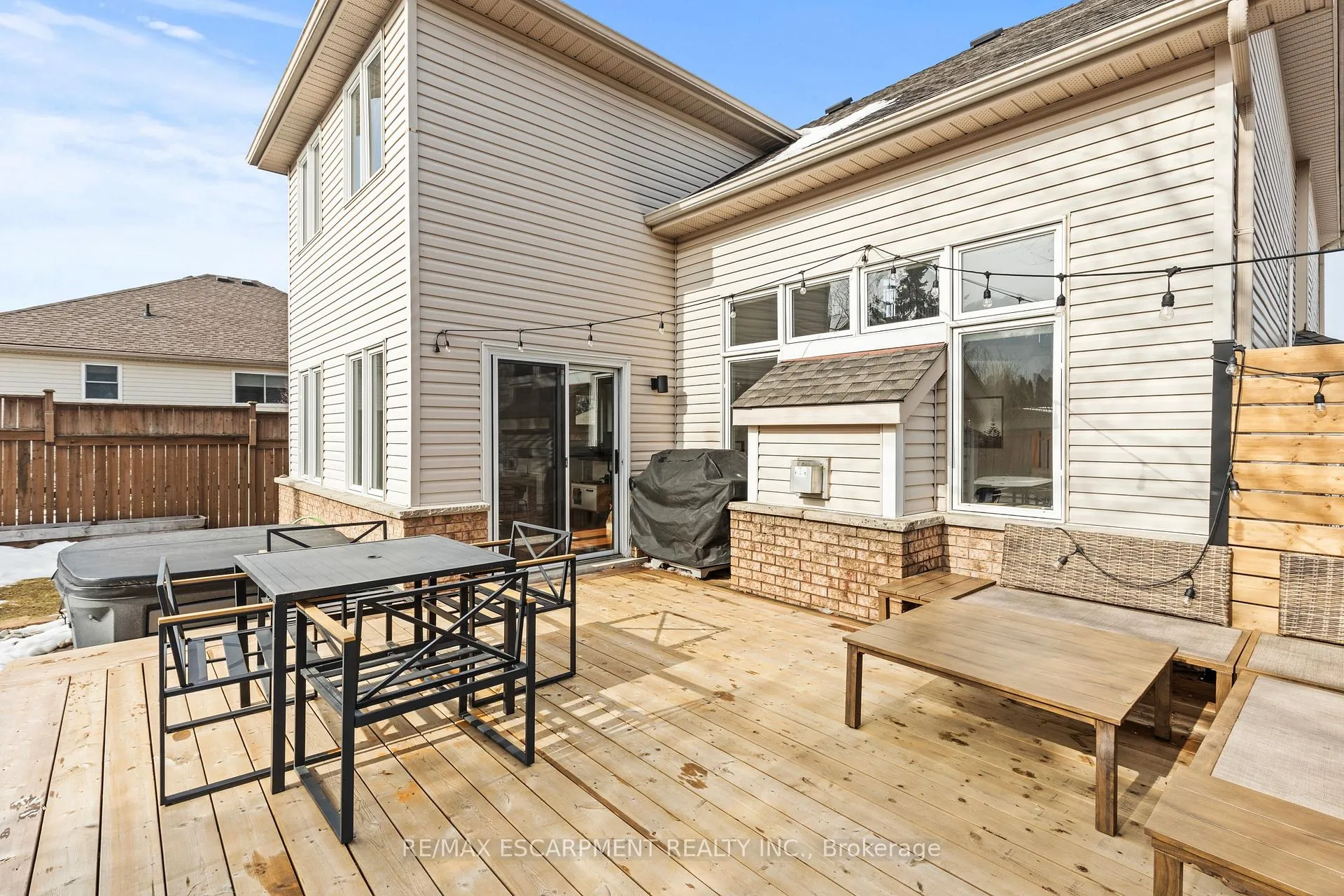Photo 36 of 41 Griffith Drive, Grimsby, Grimsby East — HOMEH