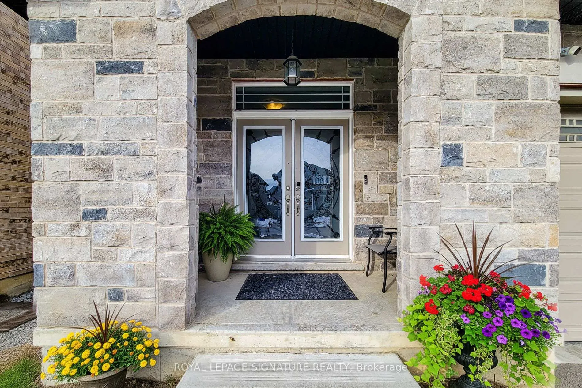 Photo 3 of 59 Robertson Road, Hamilton, Meadowlands — HOMEH