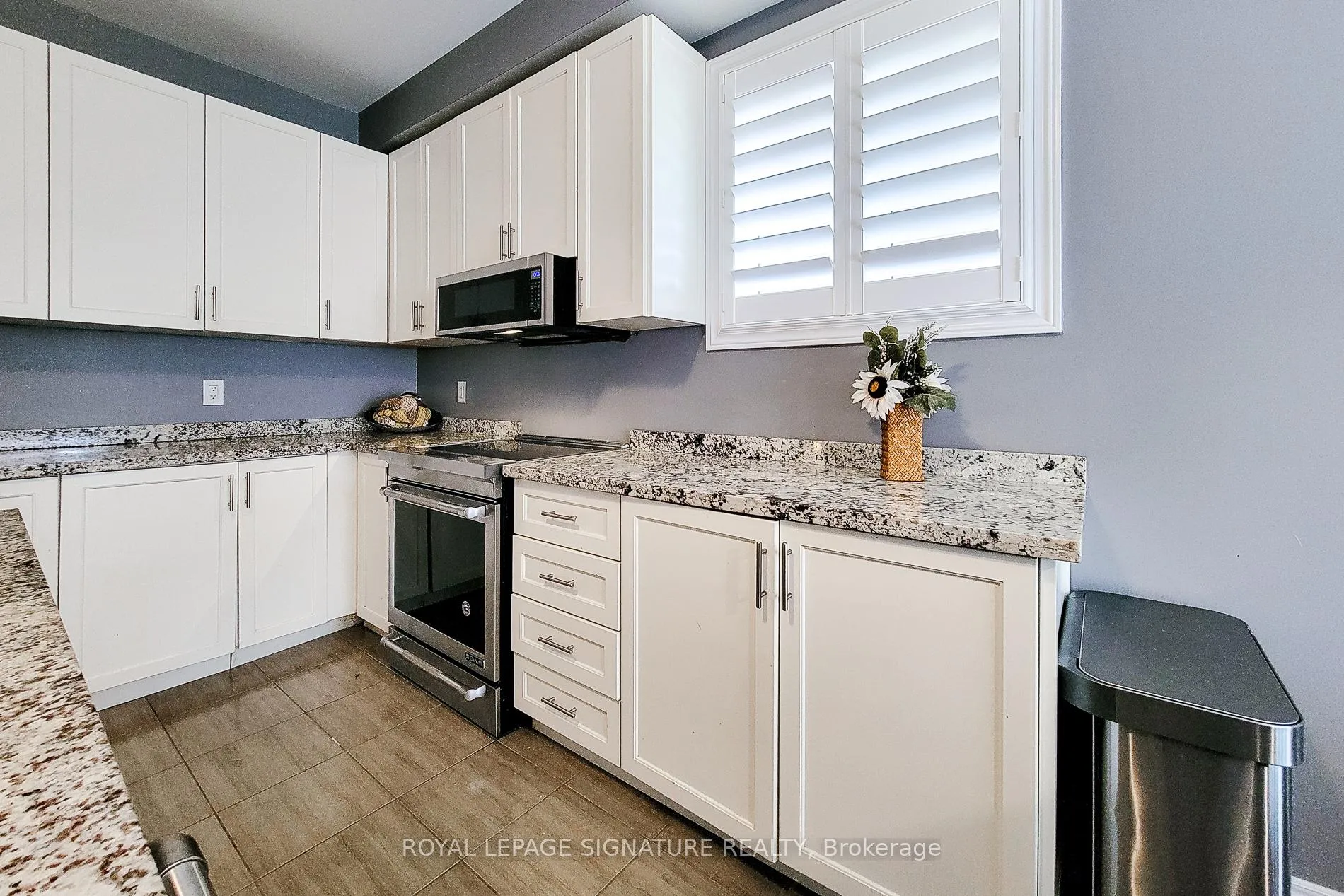 Photo 12 of 59 Robertson Road, Hamilton, Meadowlands — HOMEH
