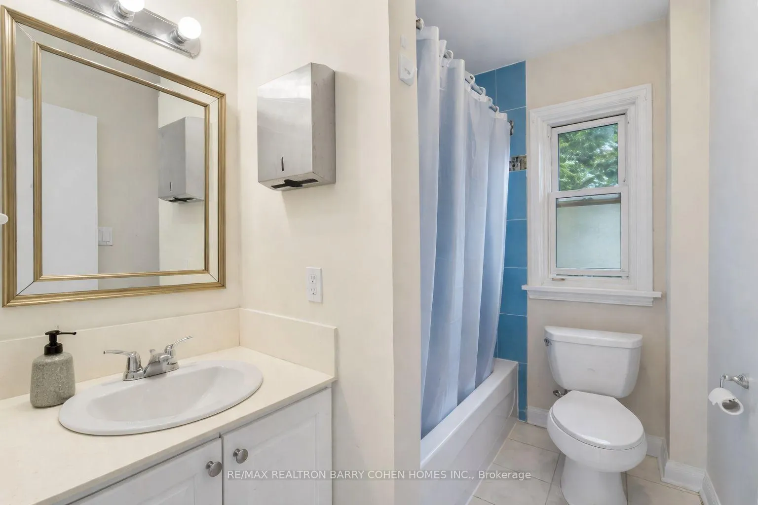 Photo 2 of 88 Steeles Avenue E, Markham, Grandview — HOMEH