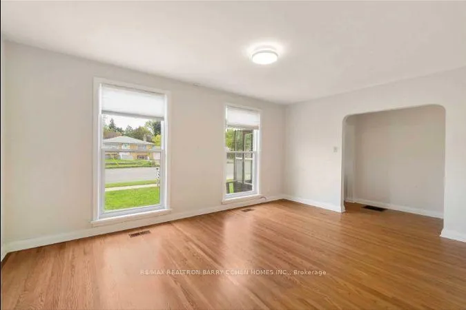 Photo 5 of 88 Steeles Avenue E, Markham, Grandview — HOMEH