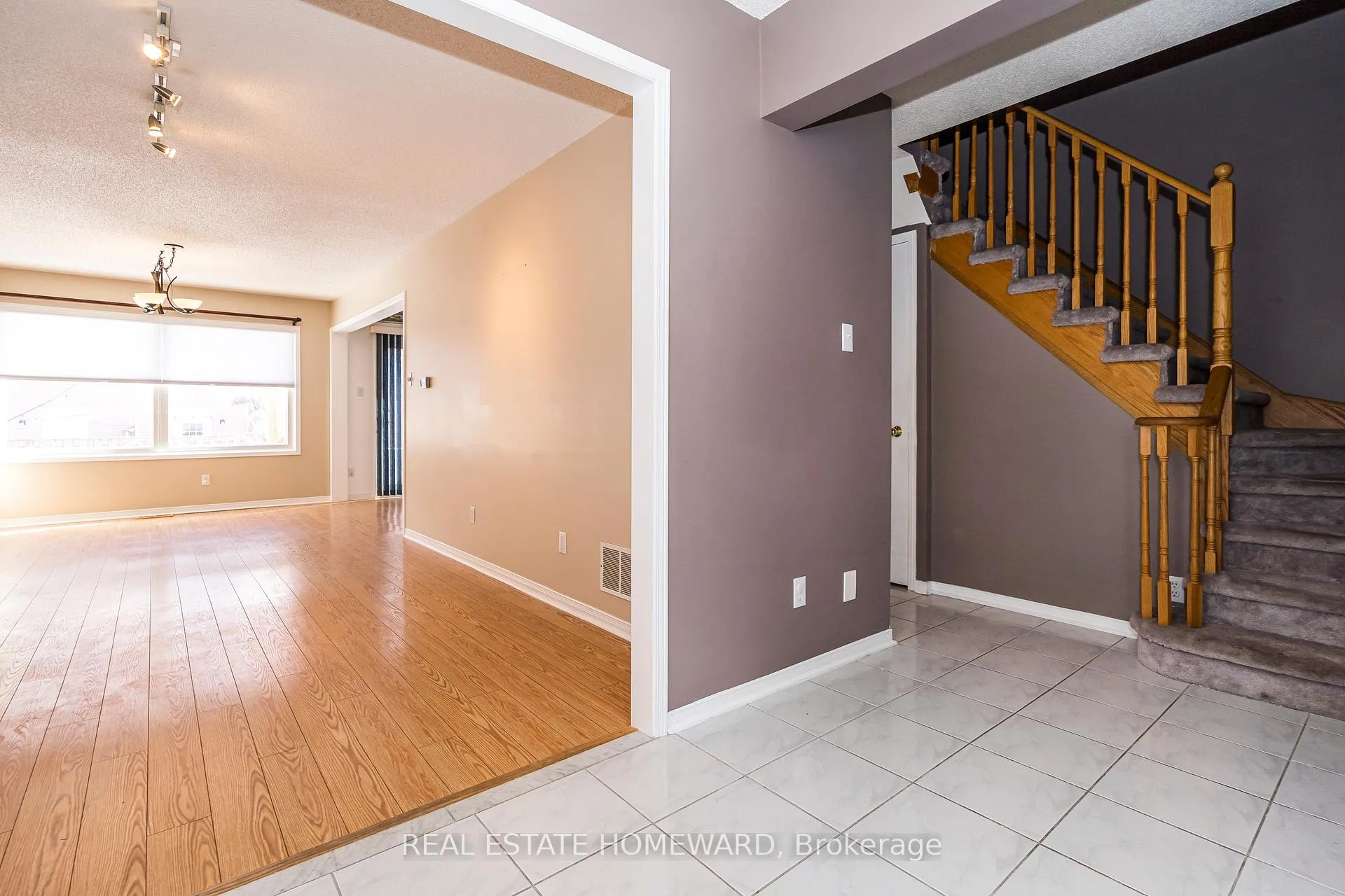 Photo 6 of 1941 Pine Grove Avenue, Pickering, Highbush — HOMEH