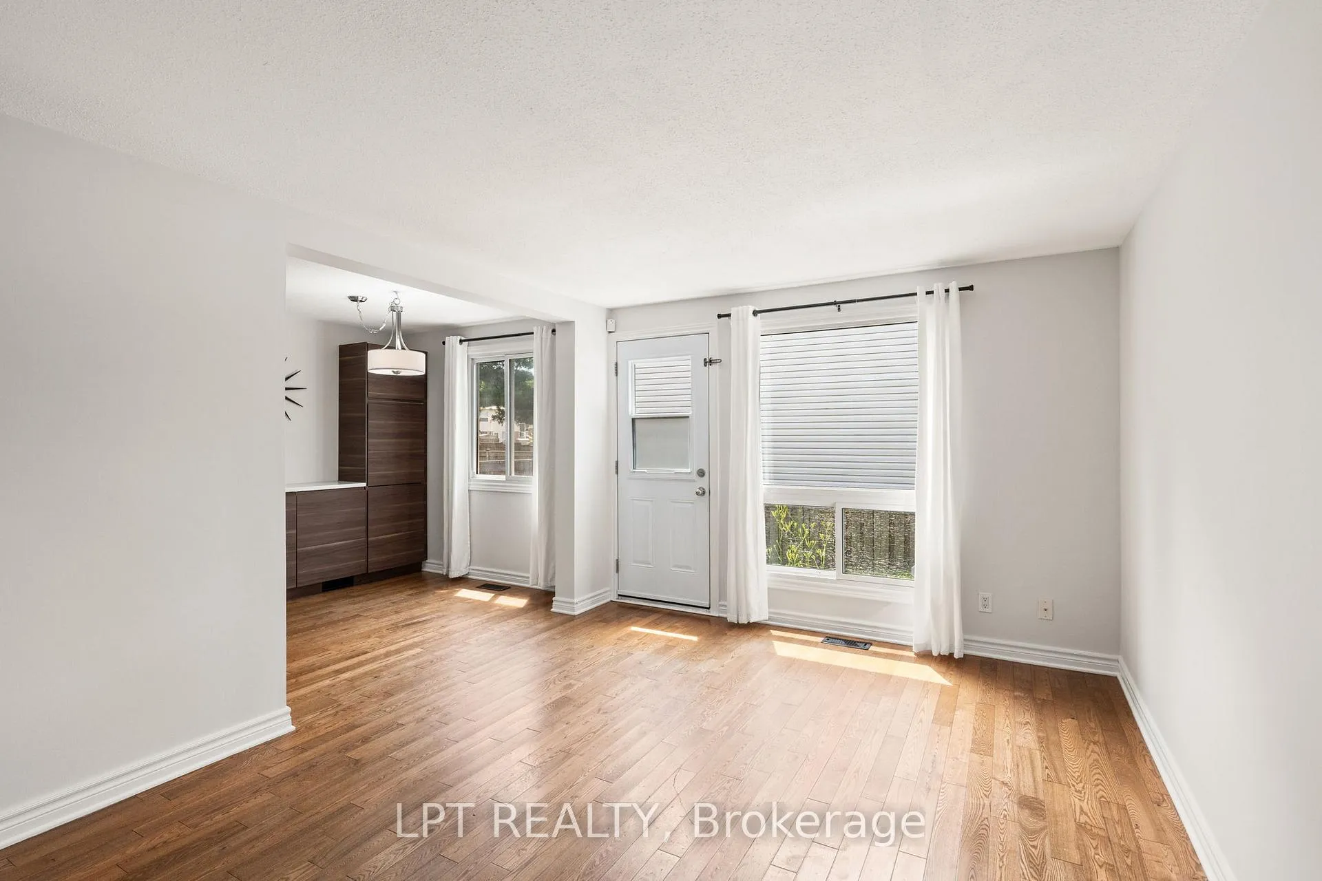 Photo 7 of 57 Malvern Drive, Ottawa, Barrhaven - Pheasant Run — HOMEH