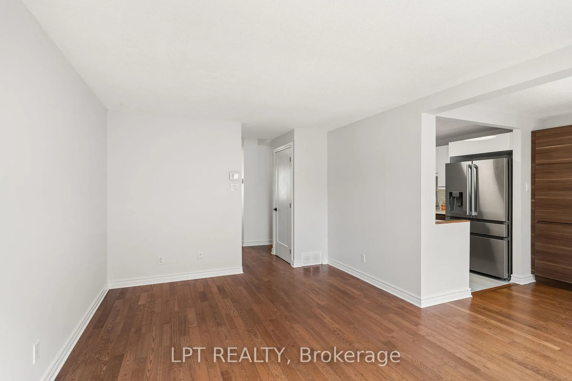 Photo 10 of 57 Malvern Drive, Ottawa, Barrhaven - Pheasant Run — HOMEH