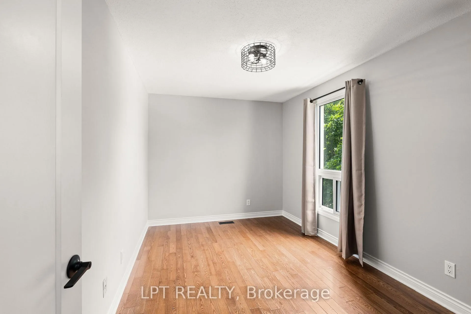 Photo 28 of 57 Malvern Drive, Ottawa, Barrhaven - Pheasant Run — HOMEH