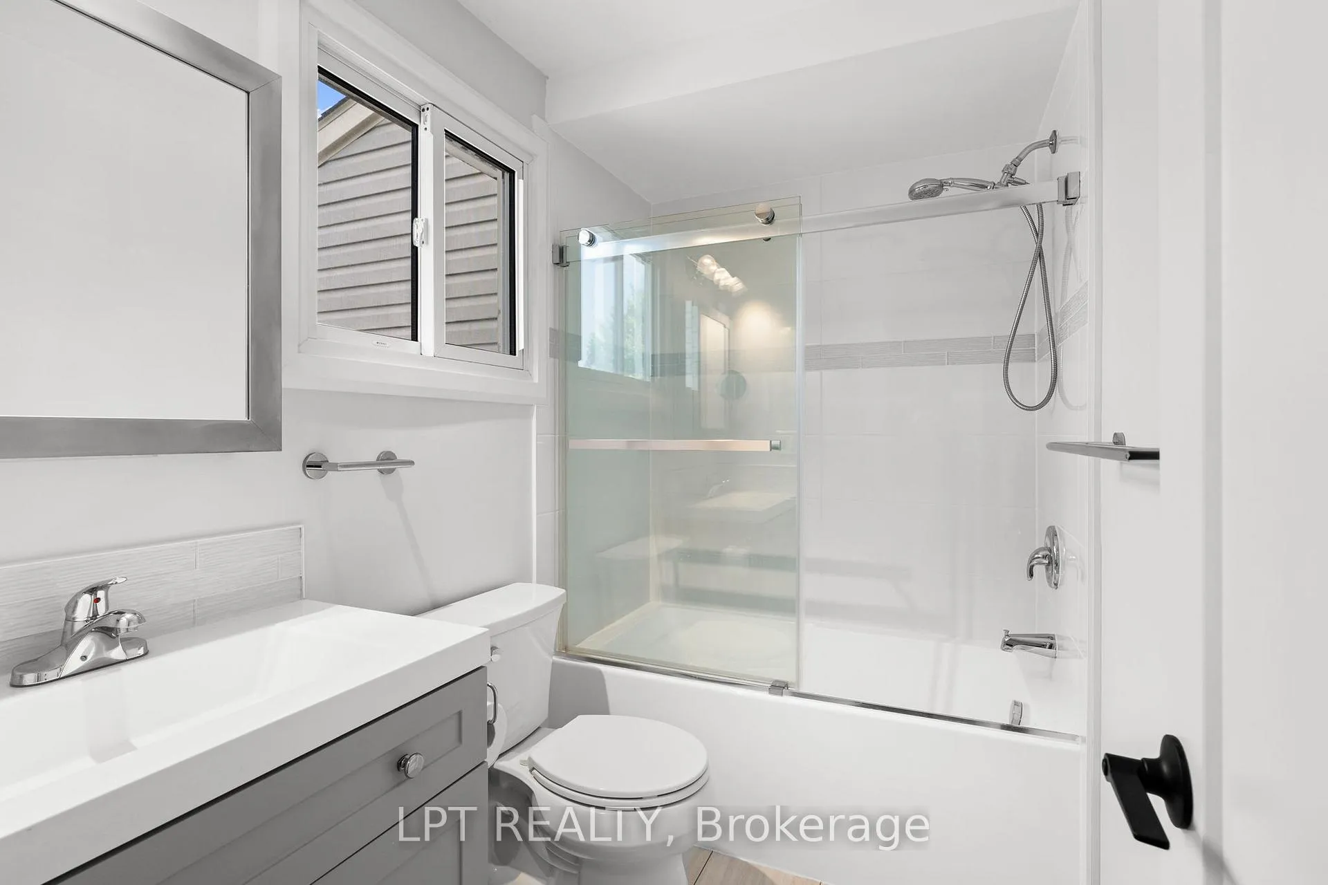 Photo 33 of 57 Malvern Drive, Ottawa, Barrhaven - Pheasant Run — HOMEH