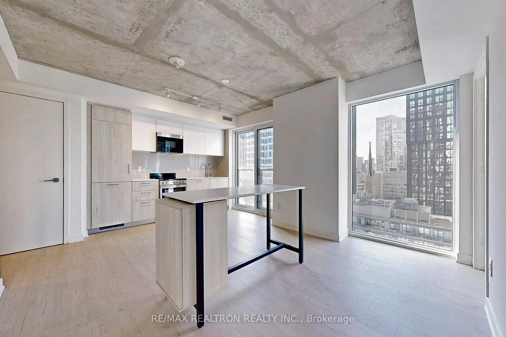 Photo 5 of Unit 1606, 65 Mutual Street, Toronto, Church-Yonge Corridor — HOMEH