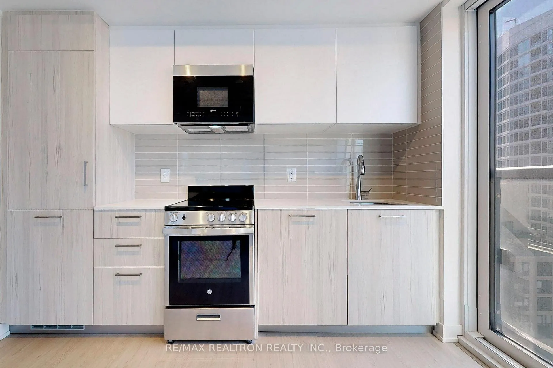 Photo 9 of Unit 1606, 65 Mutual Street, Toronto, Church-Yonge Corridor — HOMEH