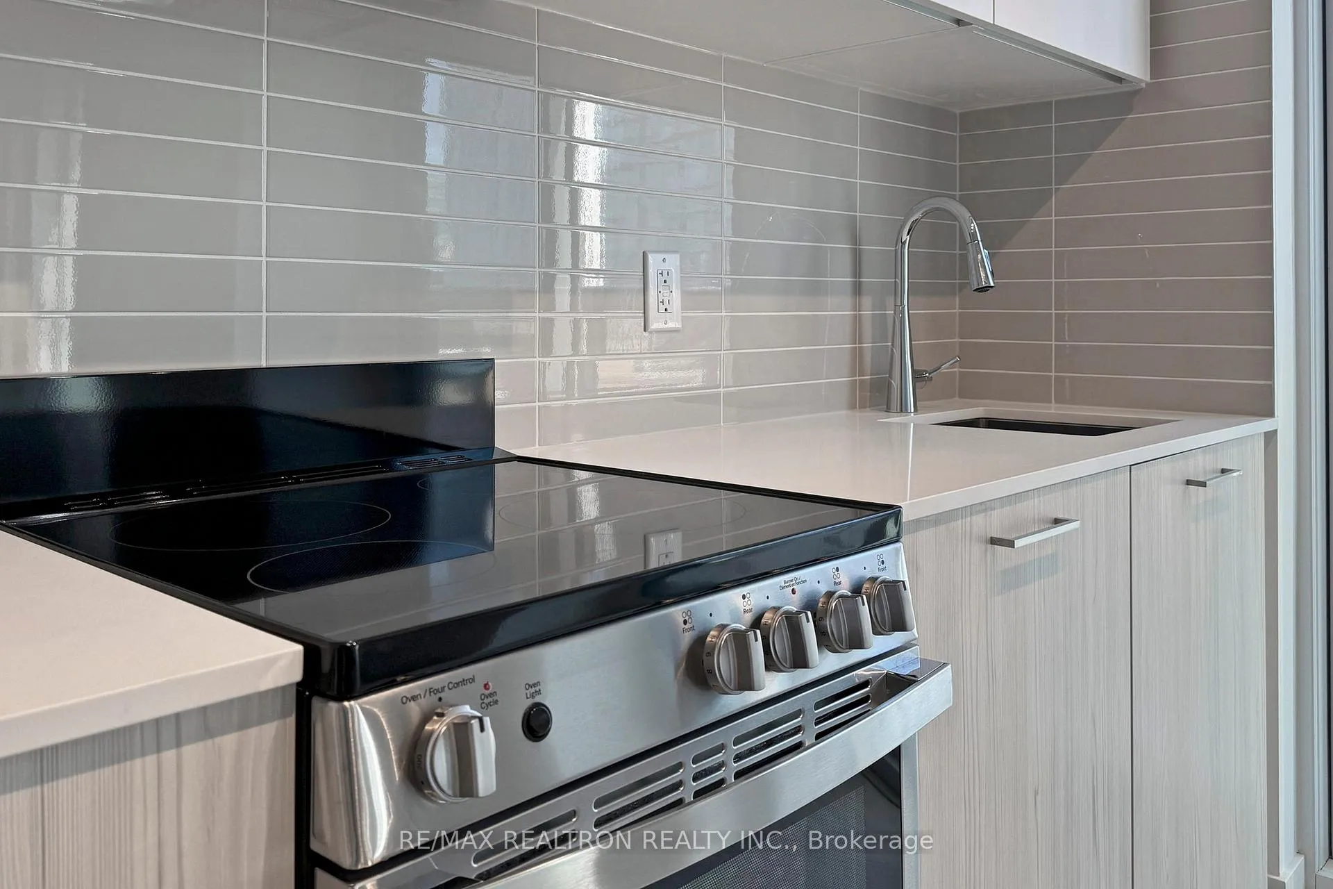 Photo 12 of Unit 1606, 65 Mutual Street, Toronto, Church-Yonge Corridor — HOMEH