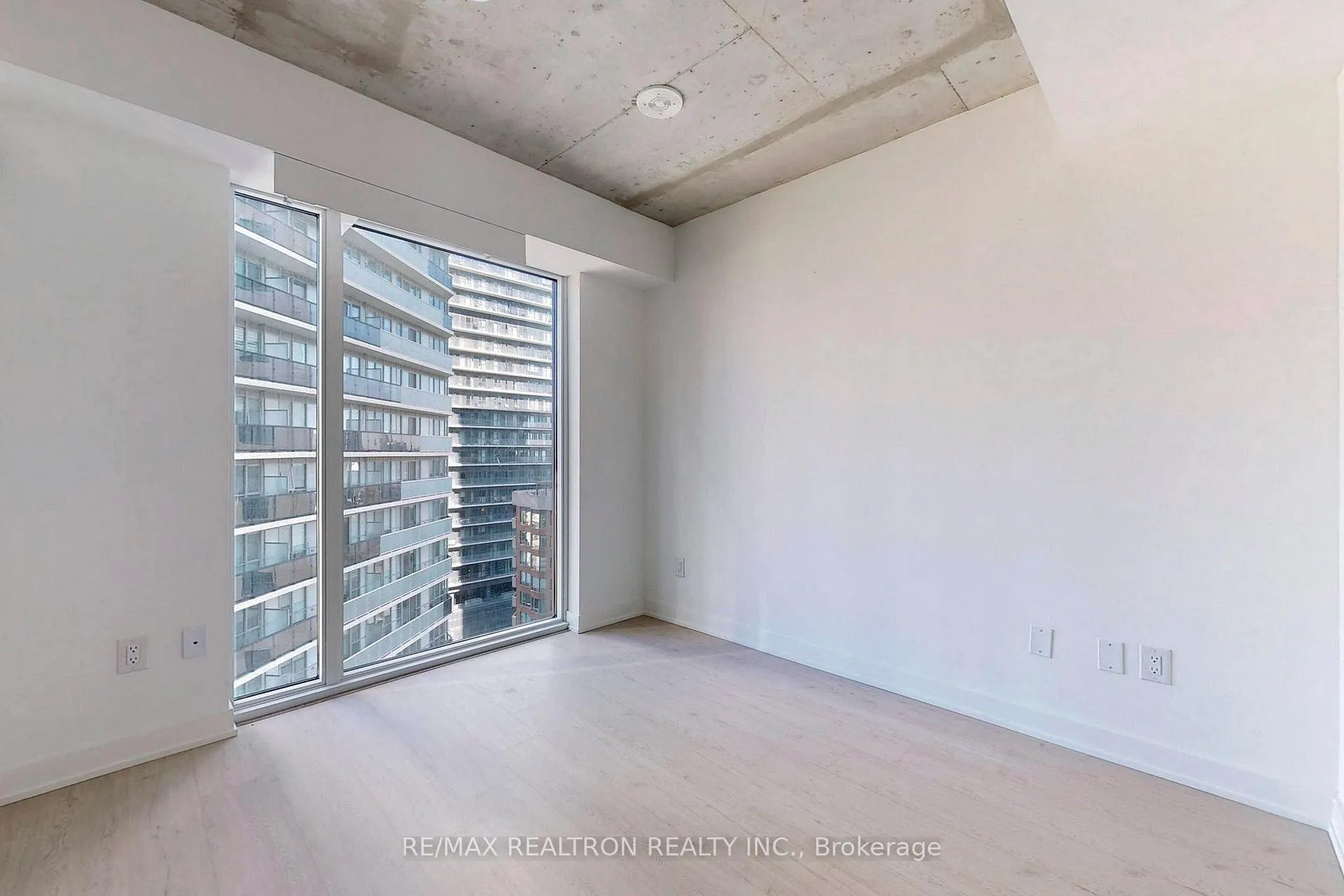 Photo 13 of Unit 1606, 65 Mutual Street, Toronto, Church-Yonge Corridor — HOMEH