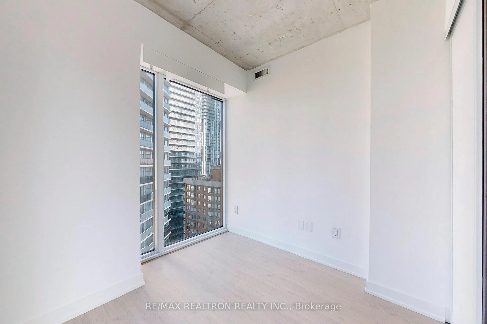 Photo 16 of Unit 1606, 65 Mutual Street, Toronto, Church-Yonge Corridor — HOMEH