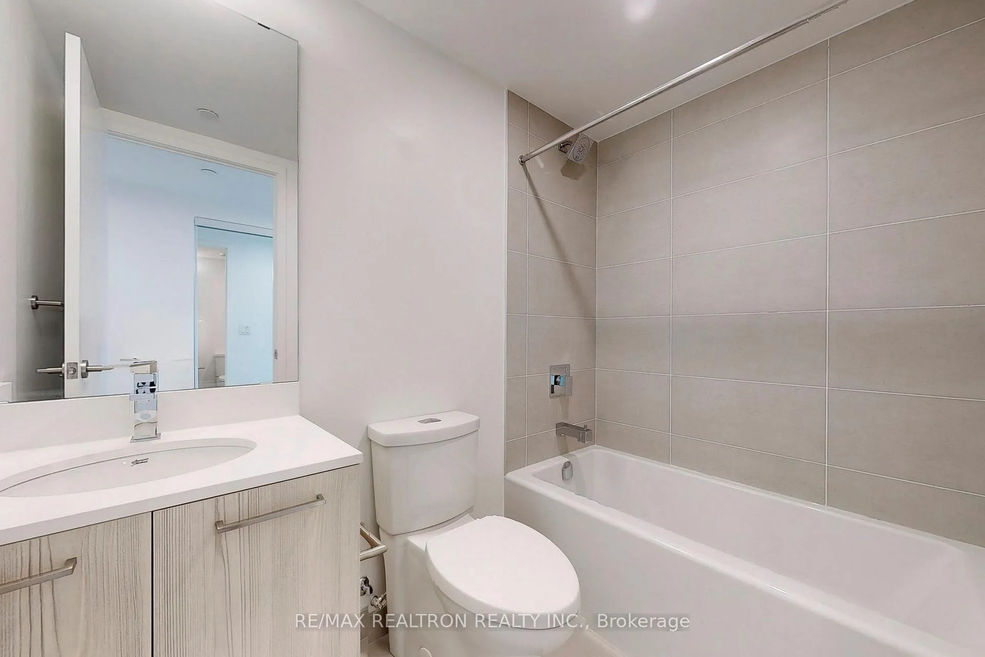 Photo 19 of Unit 1606, 65 Mutual Street, Toronto, Church-Yonge Corridor — HOMEH